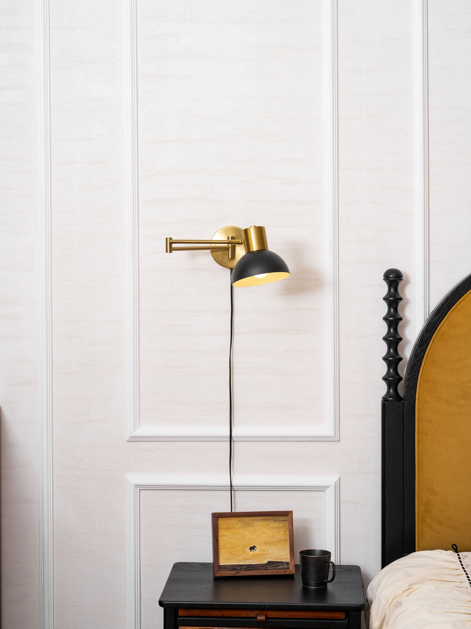 Belonix Adjustable Wall Light