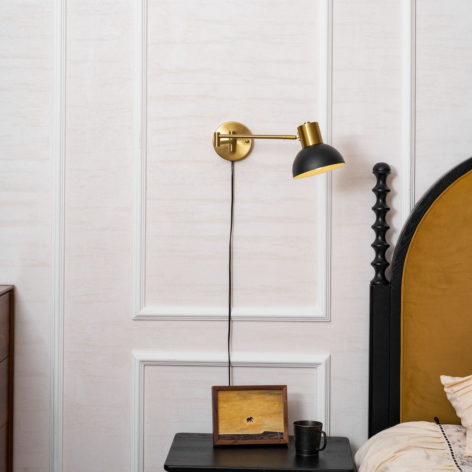 Belonix Adjustable Wall Light
