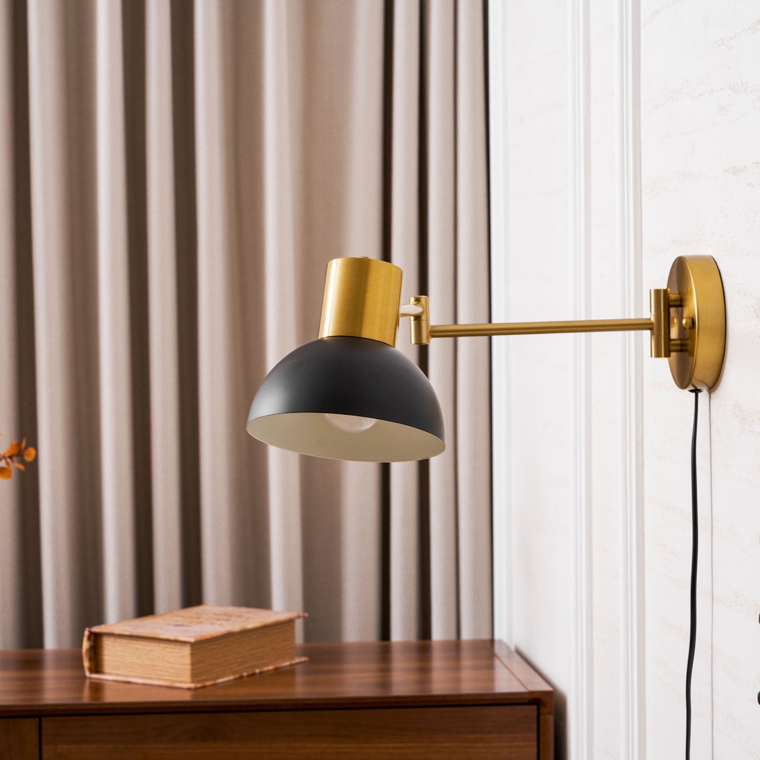 Belonix Adjustable Wall Light