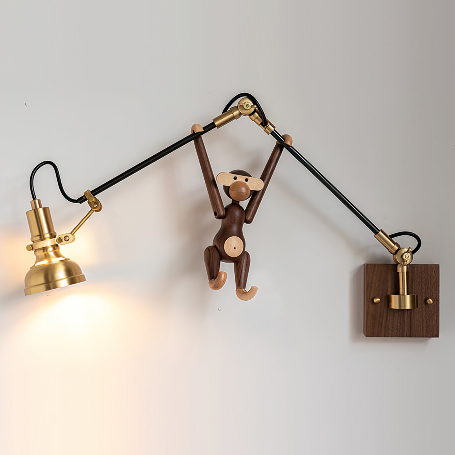 Lacavor Swing Arm Wall Light