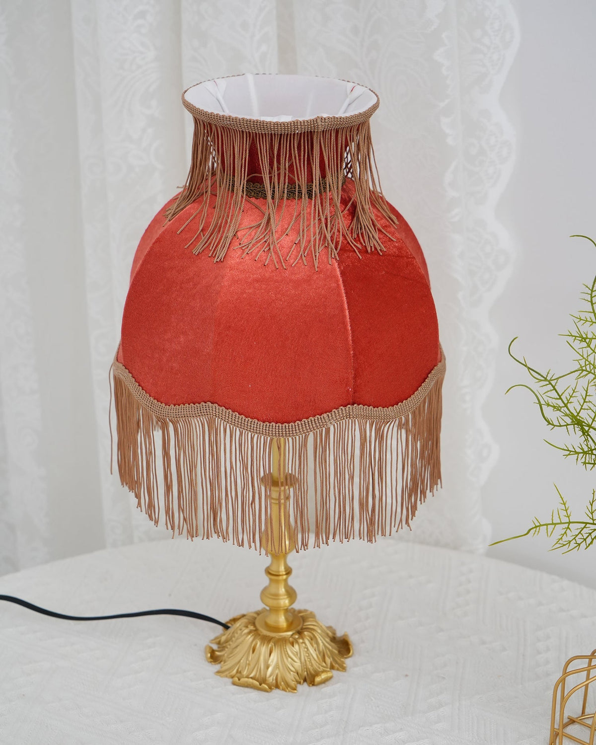 Iruranol Table Lamp