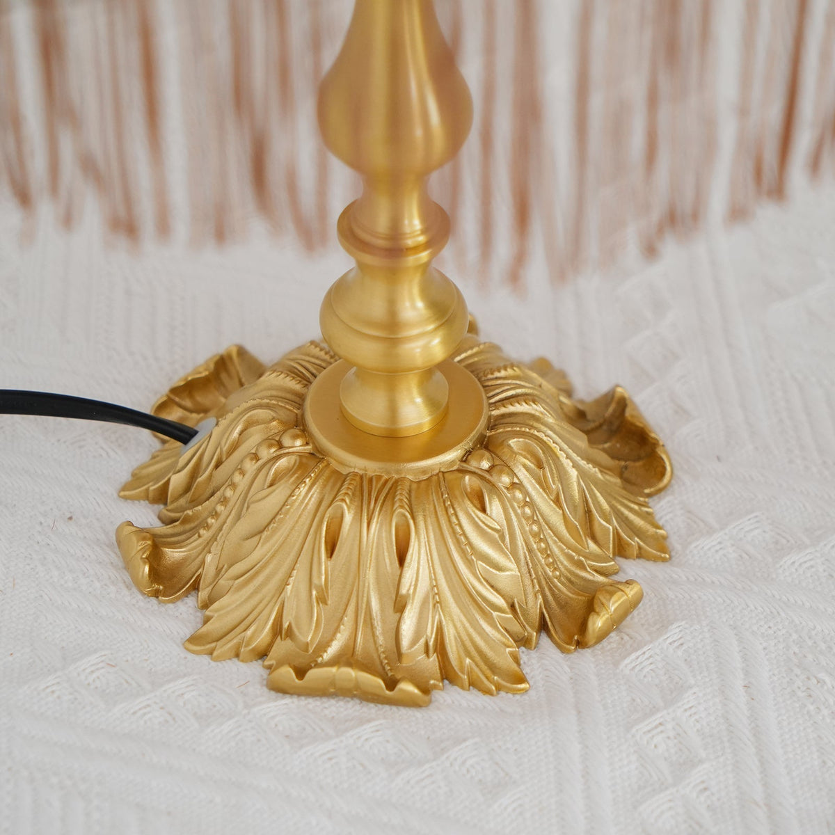 Iruranol Table Lamp