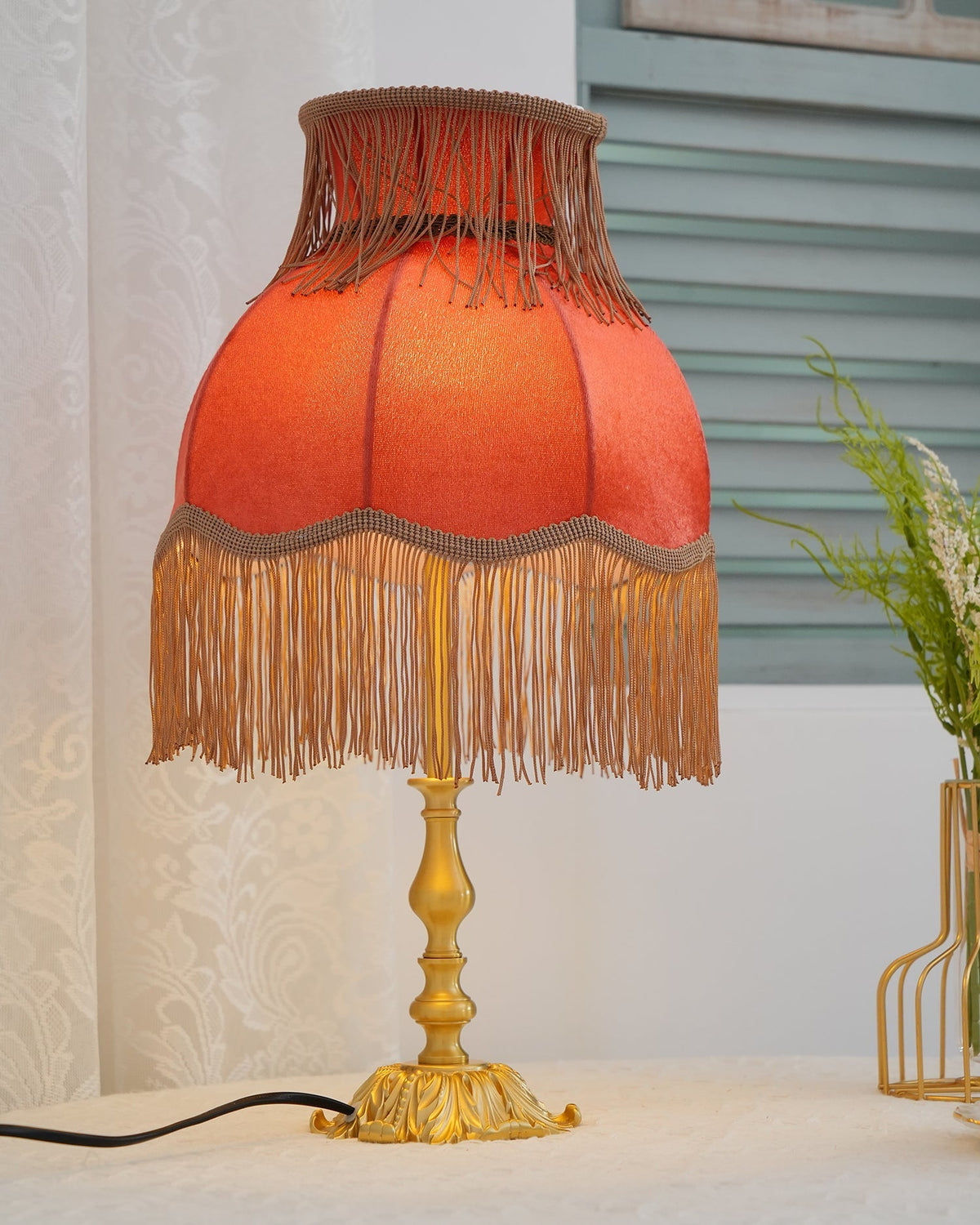 Iruranol Table Lamp