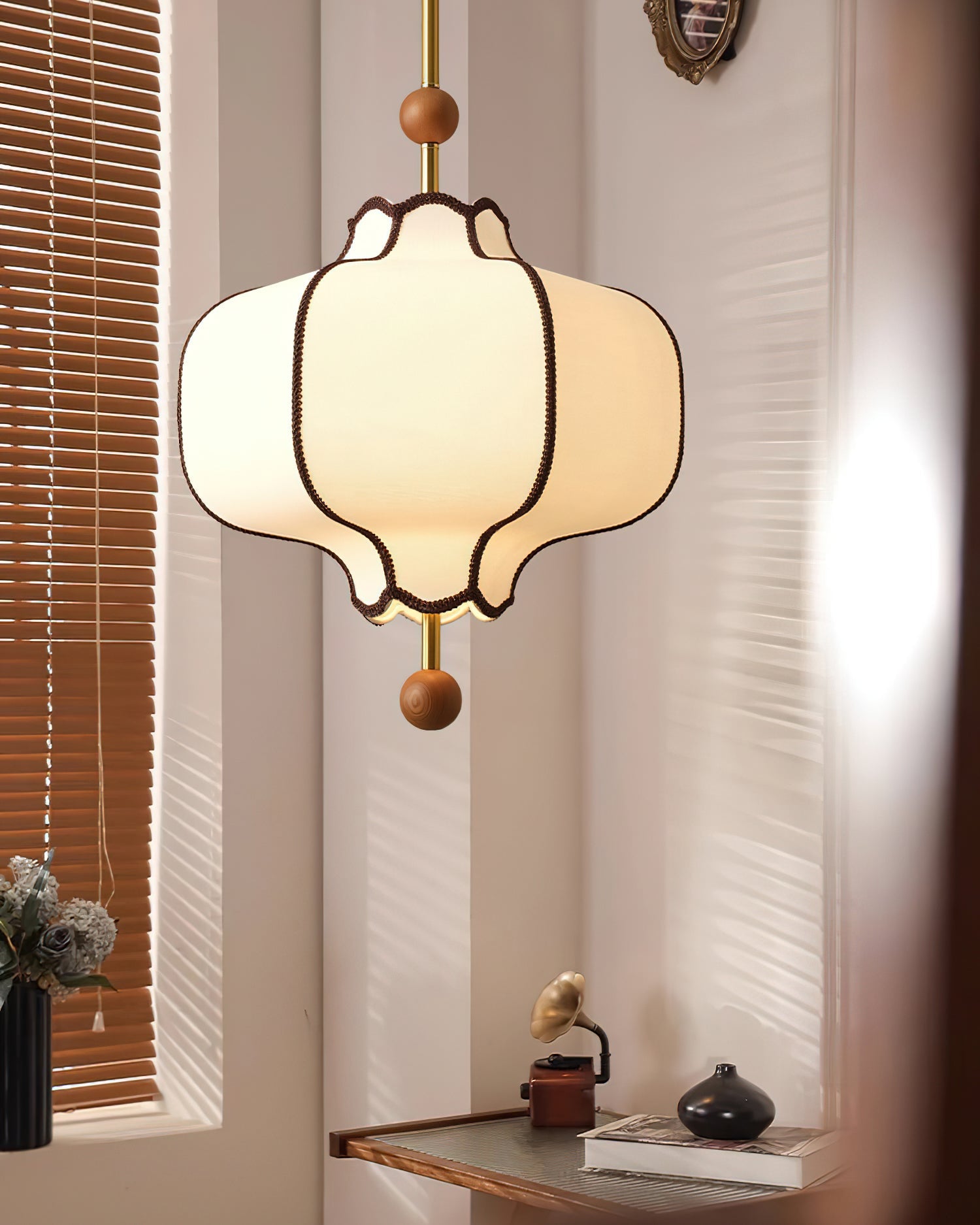 Becorira Lantern Pendant Light