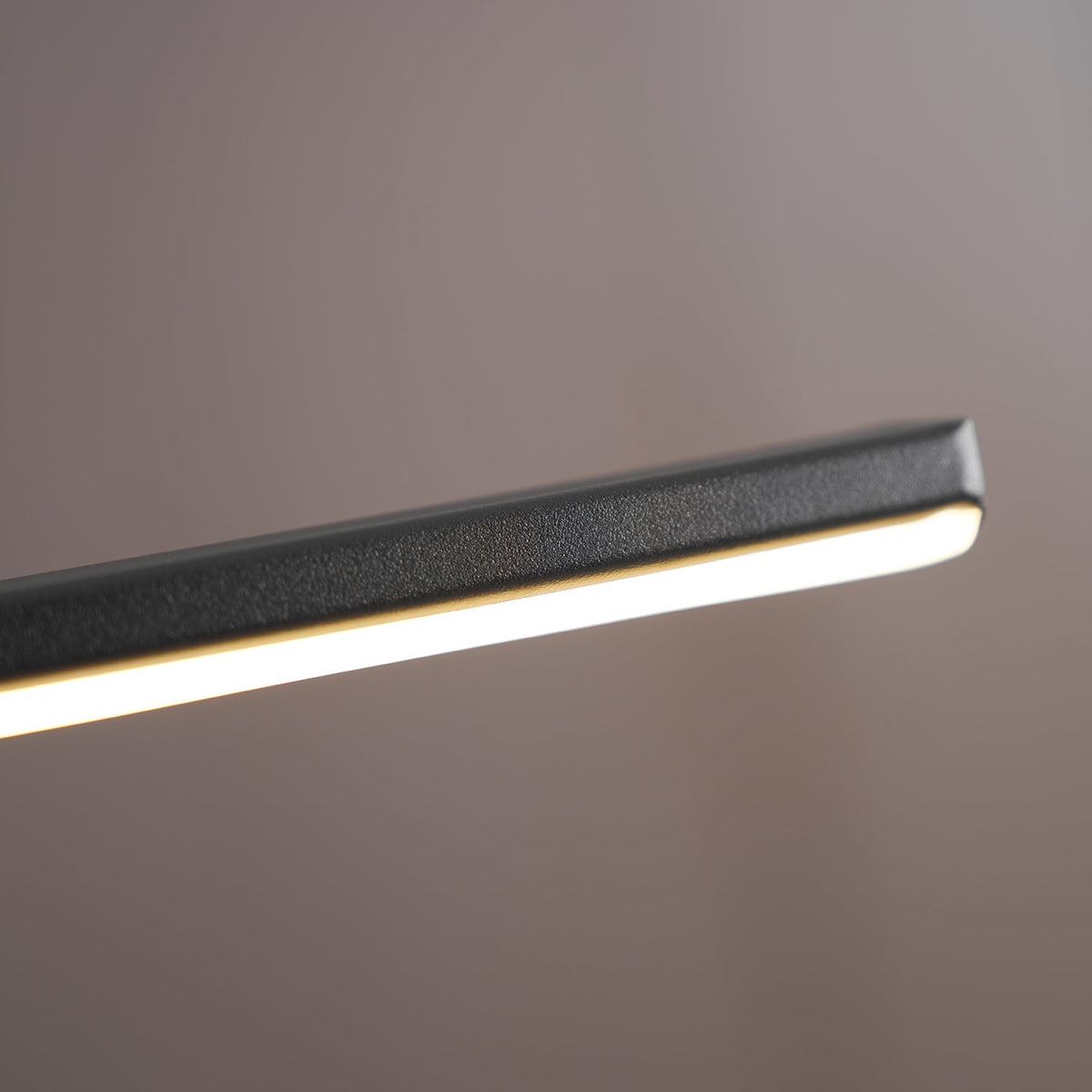 Xetavelo Linear Pendant Light