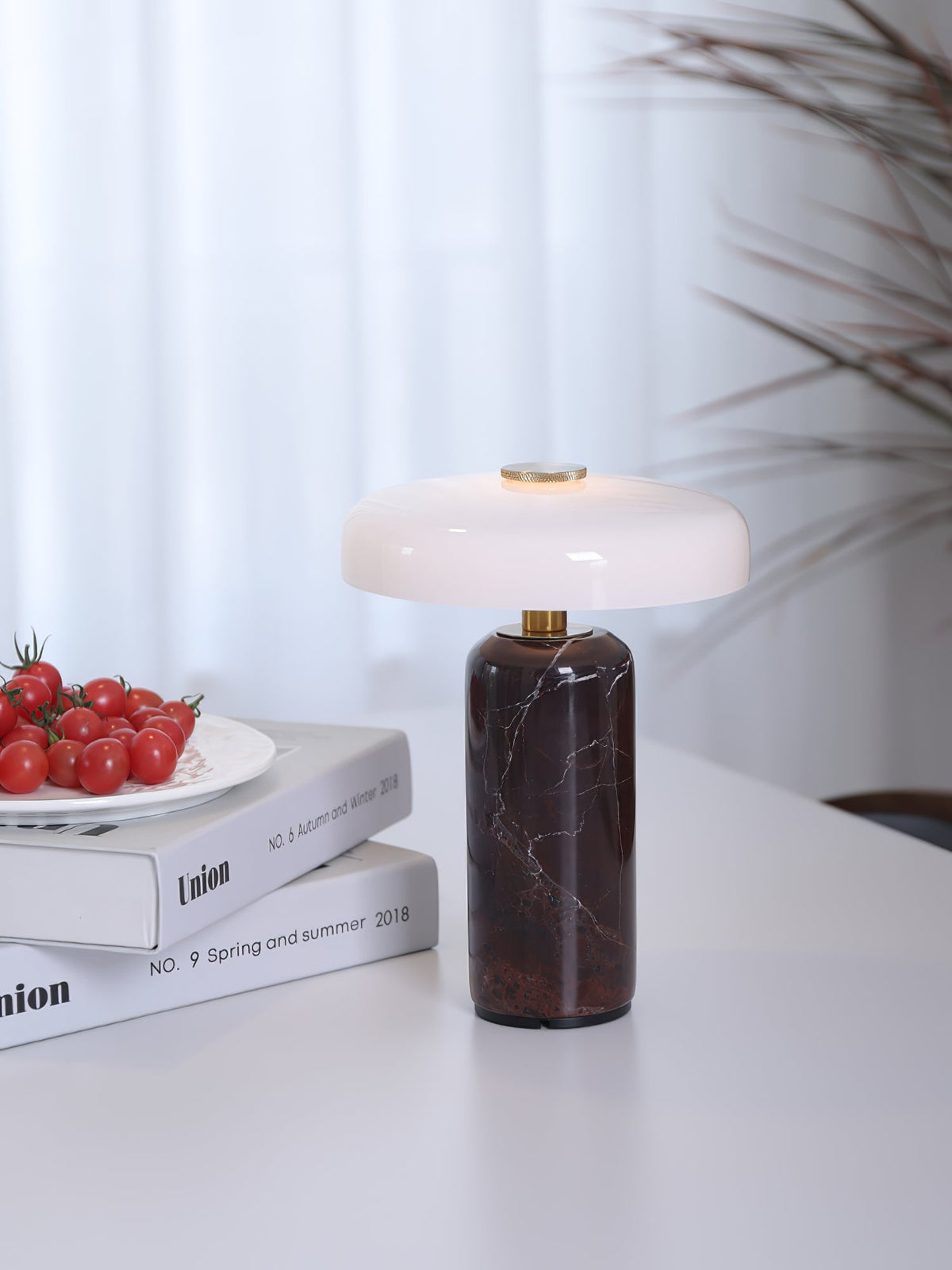 Ugonelor Table Lamp