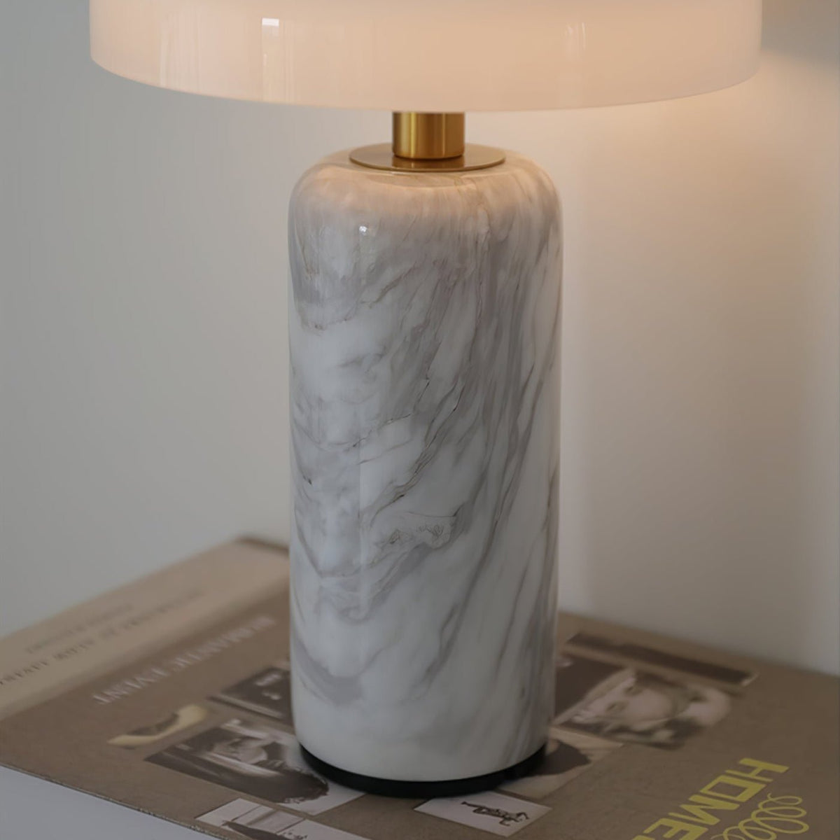 Ugonelor Table Lamp