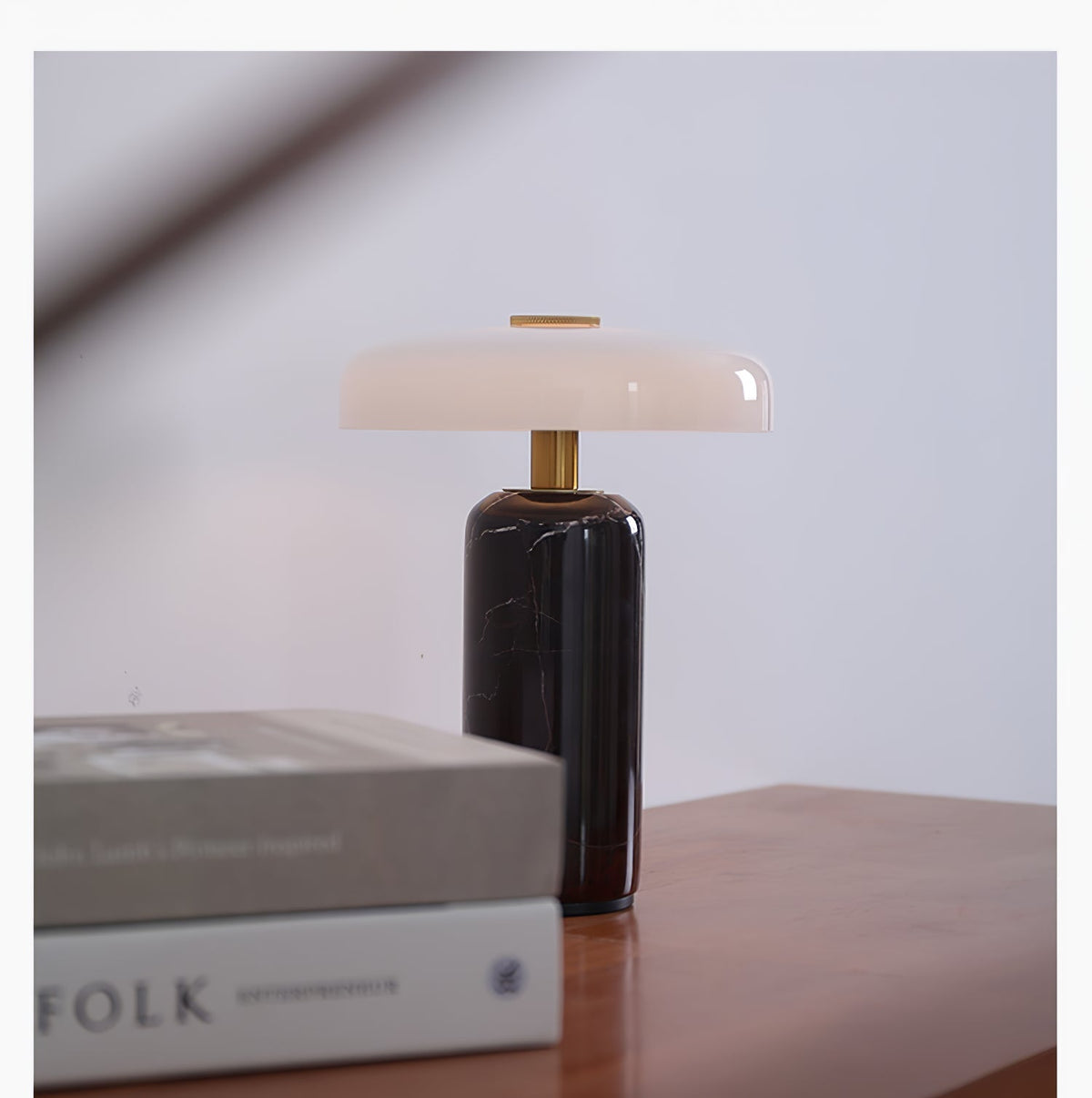 Ugonelor Table Lamp