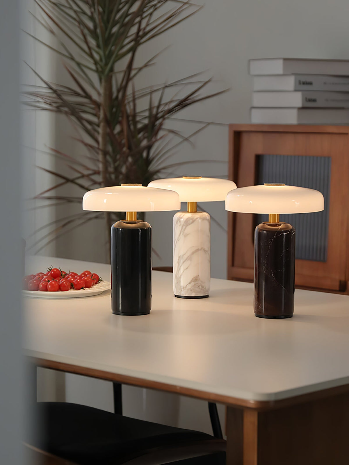 Ugonelor Table Lamp