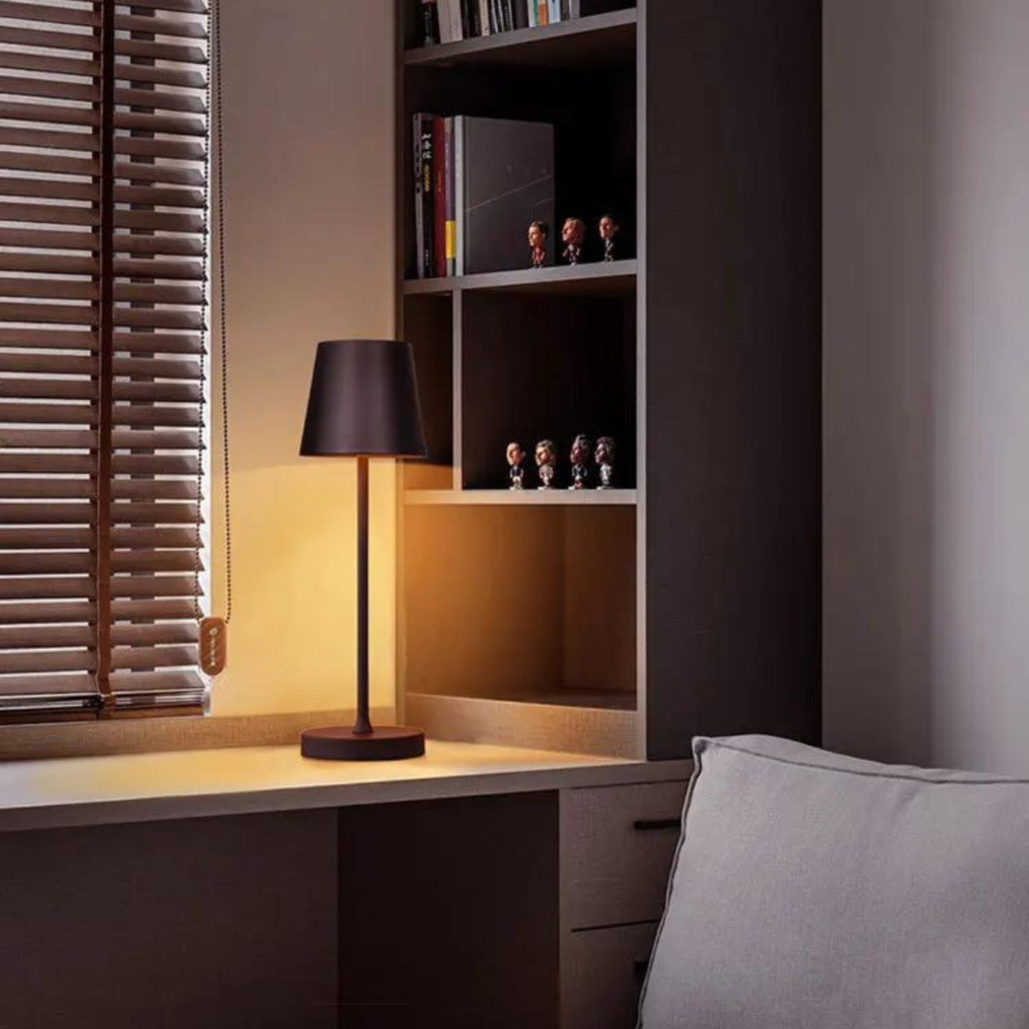 Colean Table Lamp