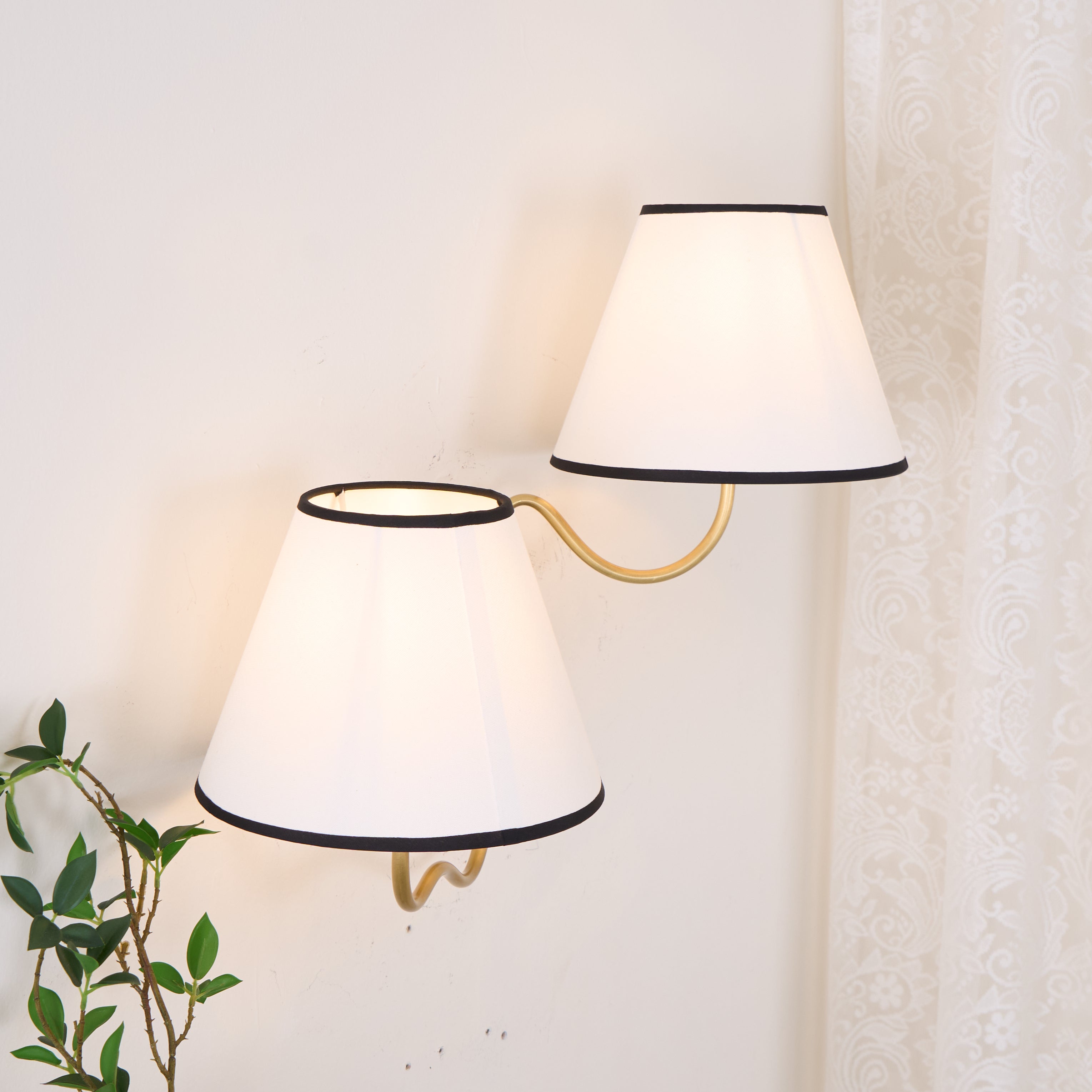Ogimoral Wavy Wall Light