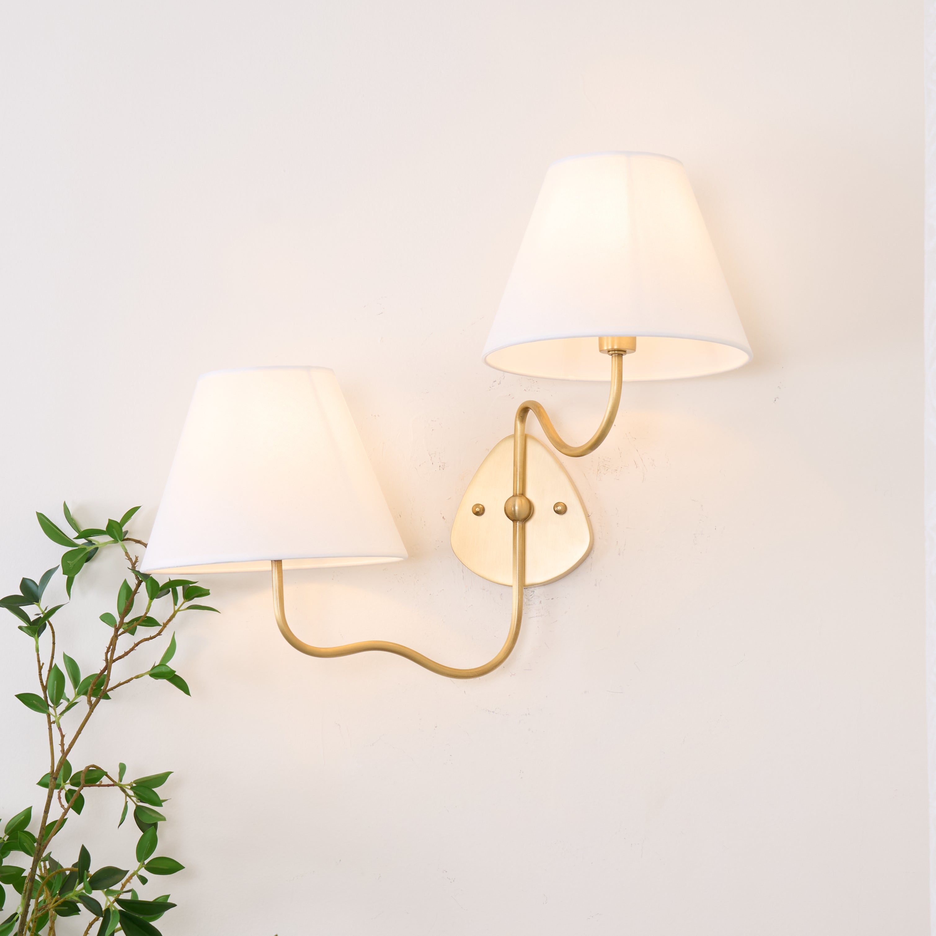 Ogimoral Wavy Wall Light