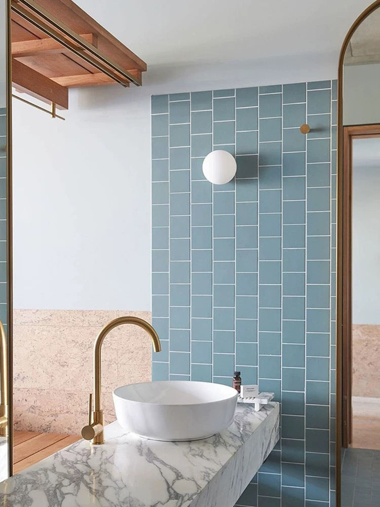 Arsonla Globe Wall Light
