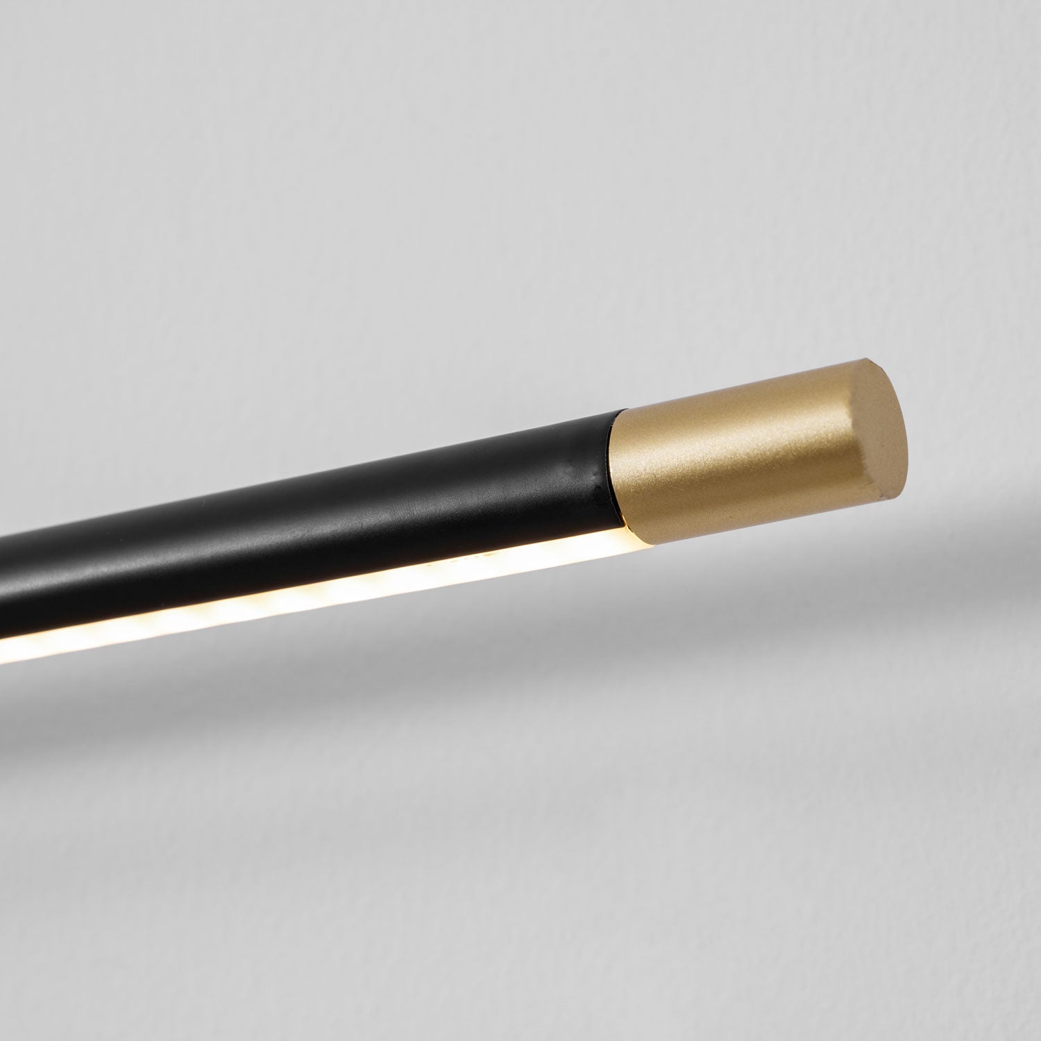 Alcarino Linear Wall Light