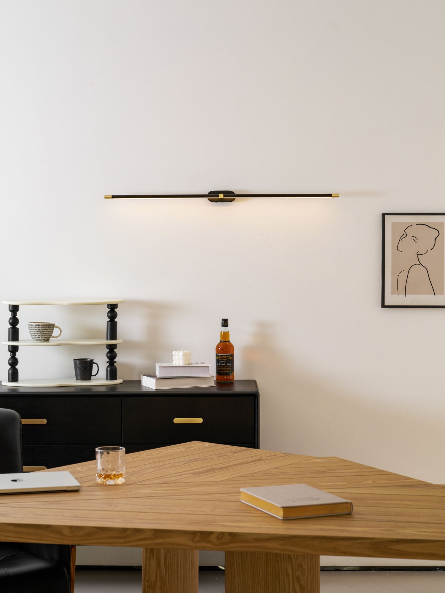 Alcarino Linear Wall Light