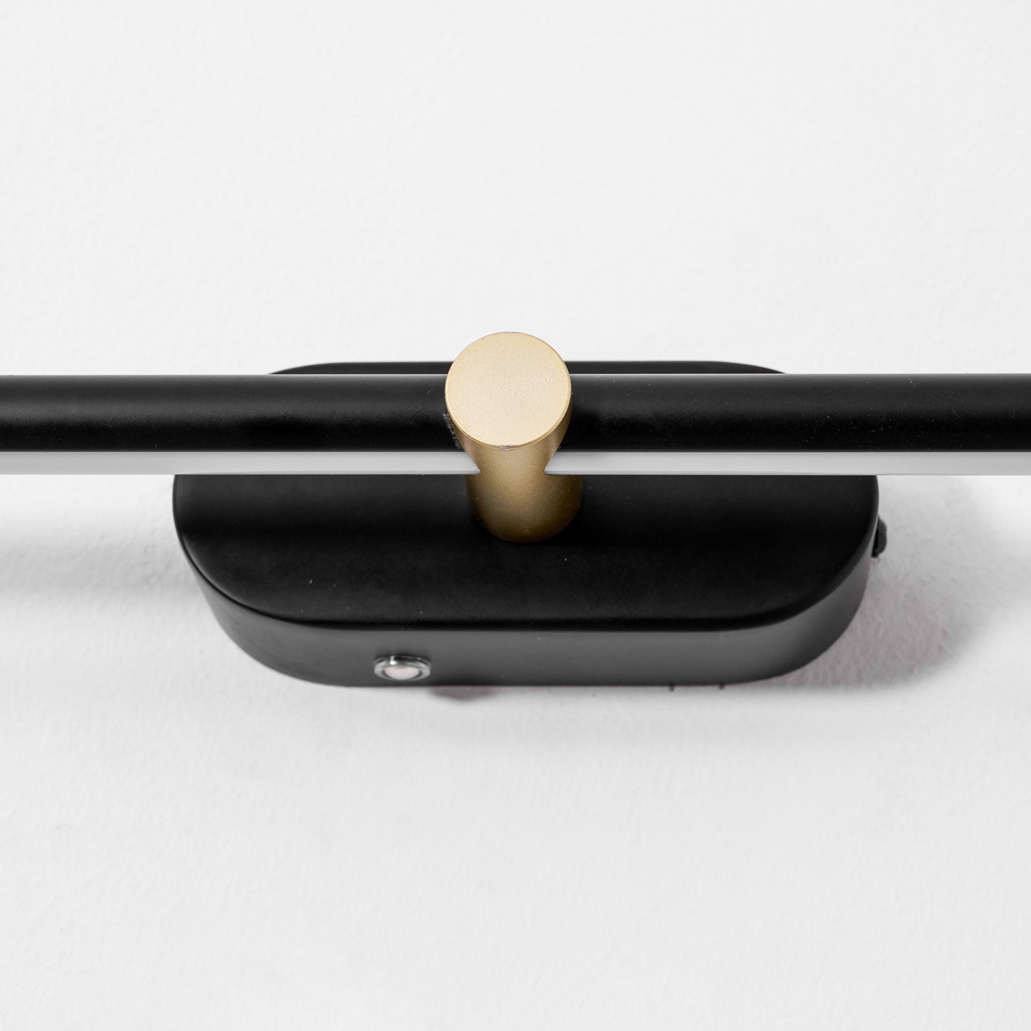 Alcarino Linear Wall Light