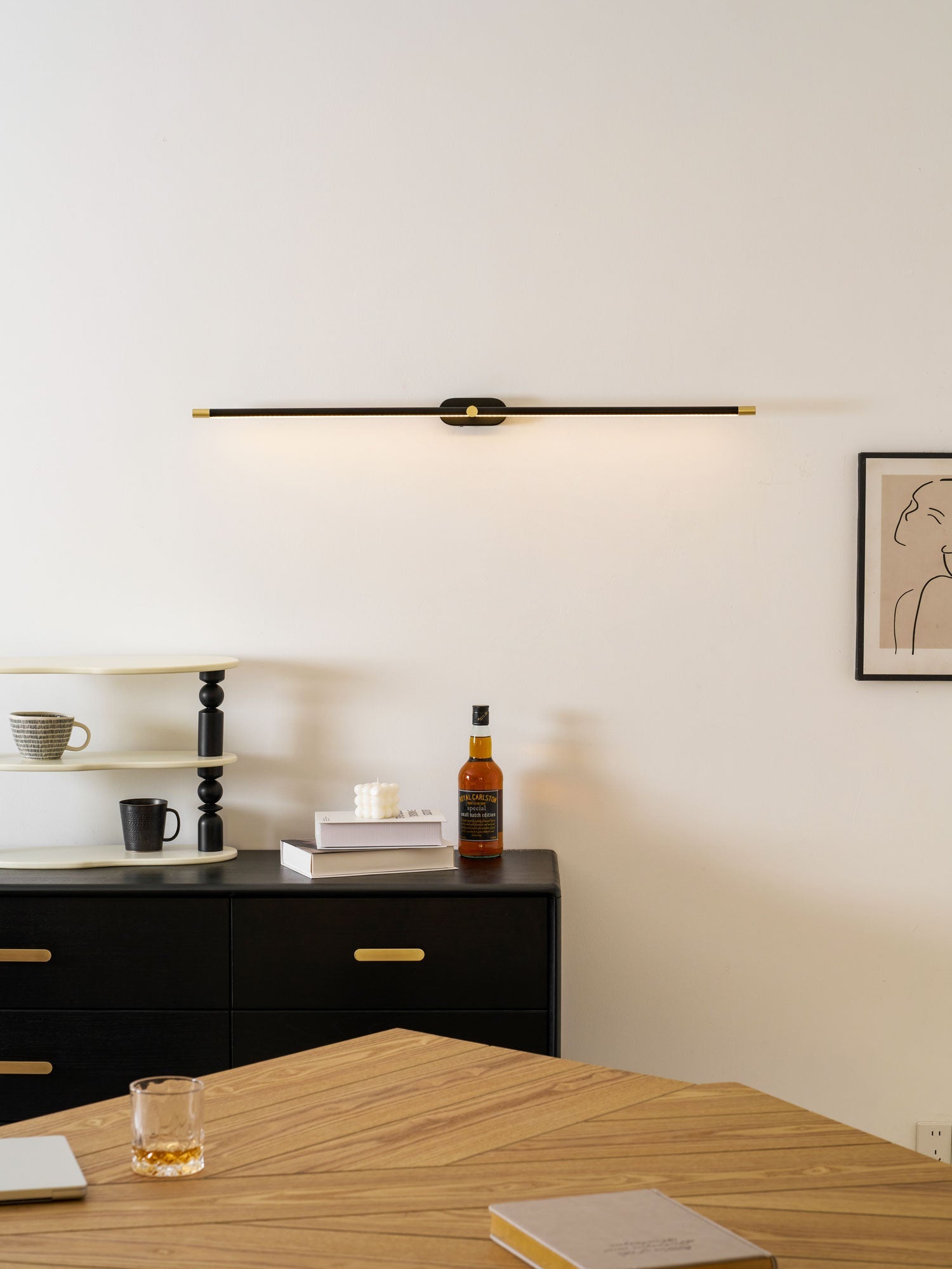 Alcarino Linear Wall Light
