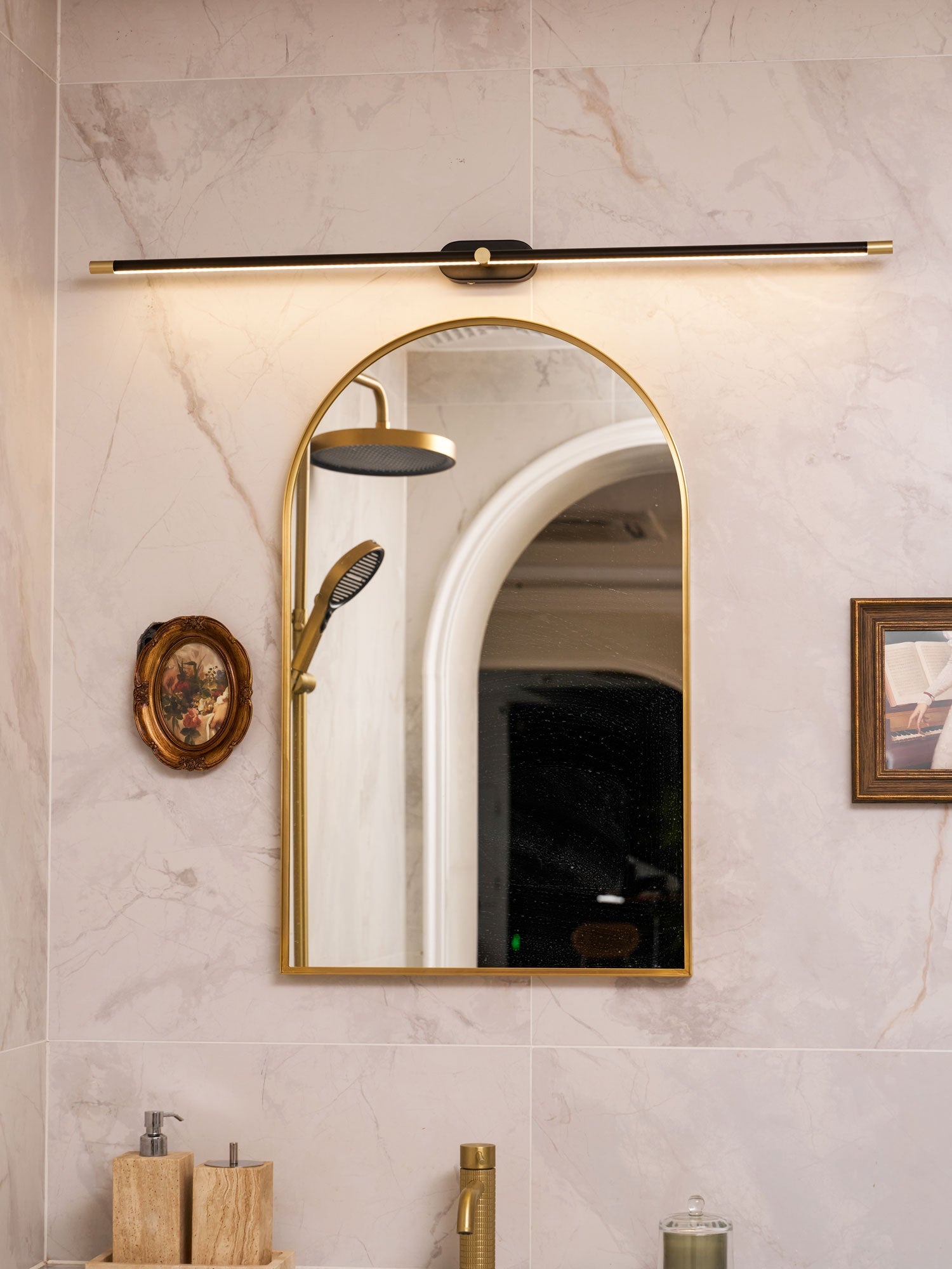 Alcarino Linear Wall Light