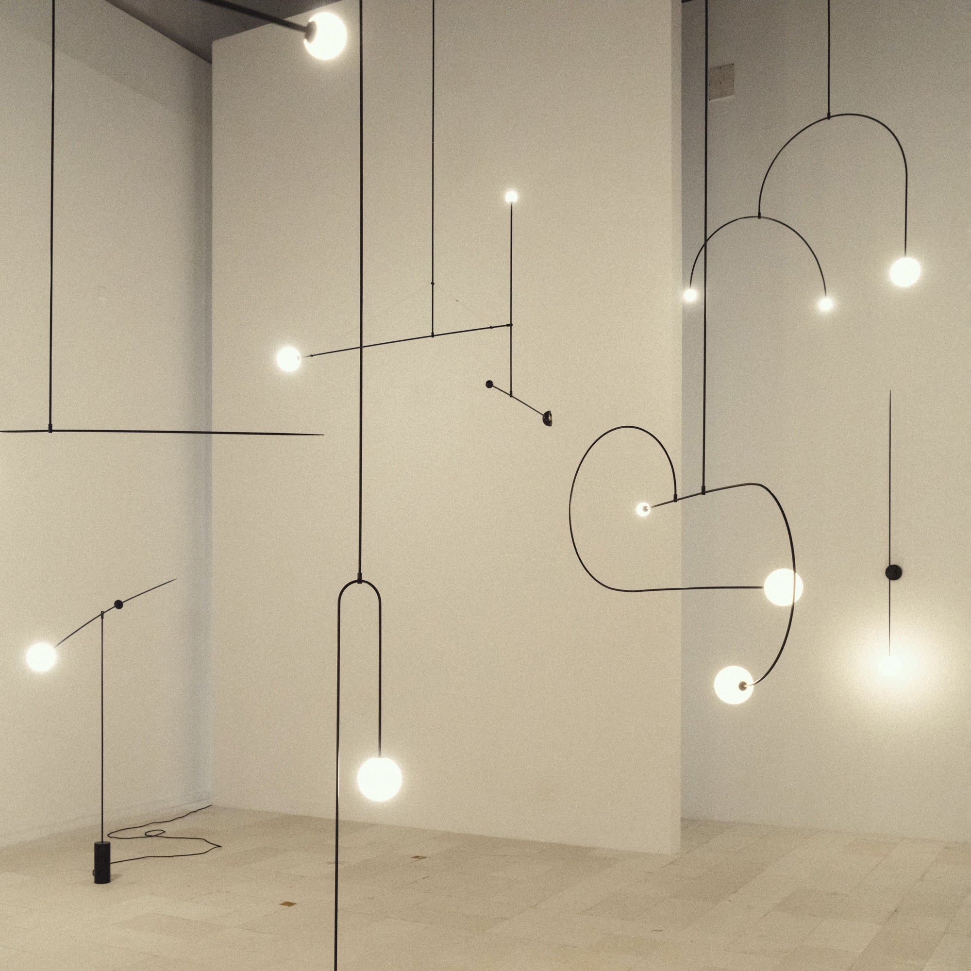 Allenia Minimalist Chandelier