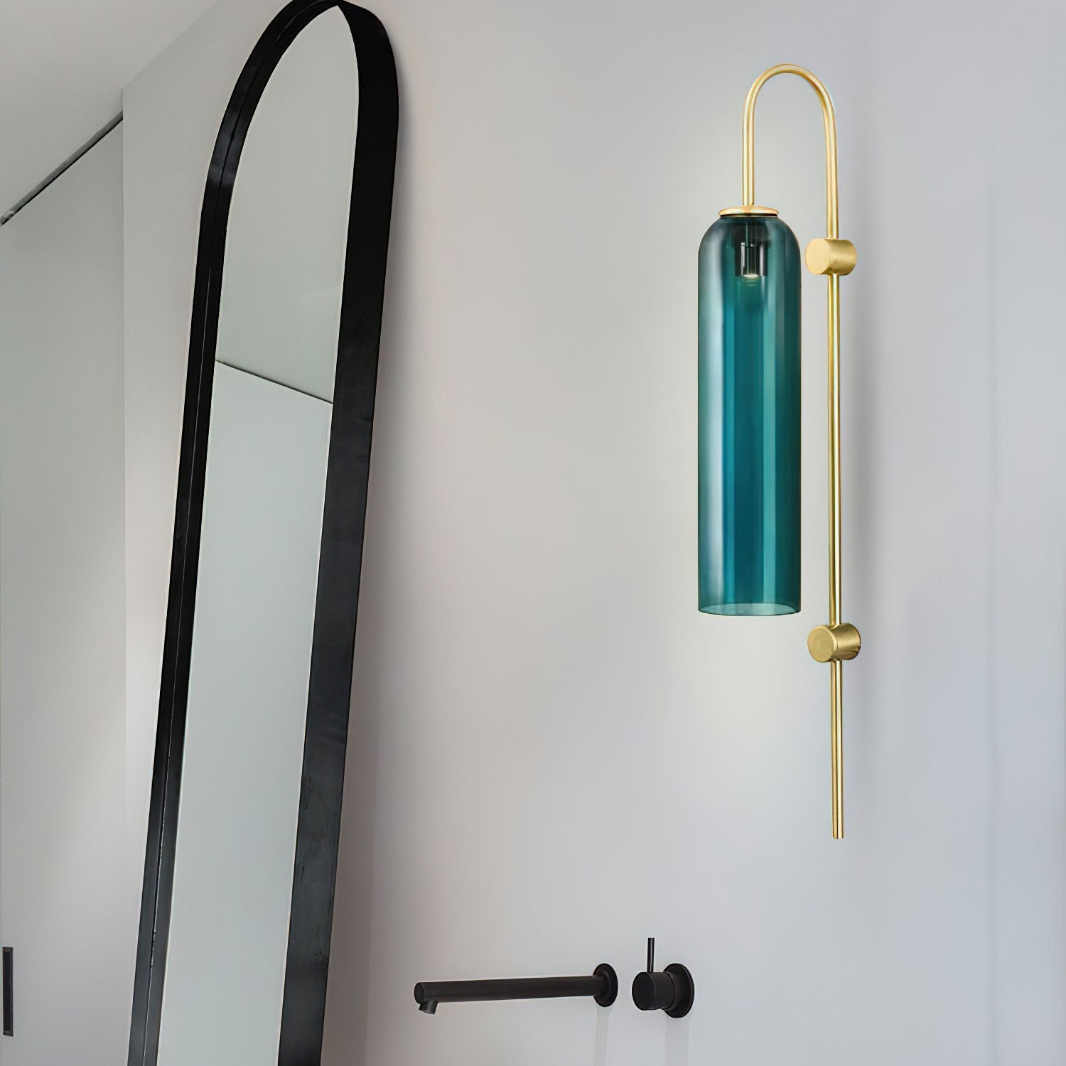 Varlo Wall Light