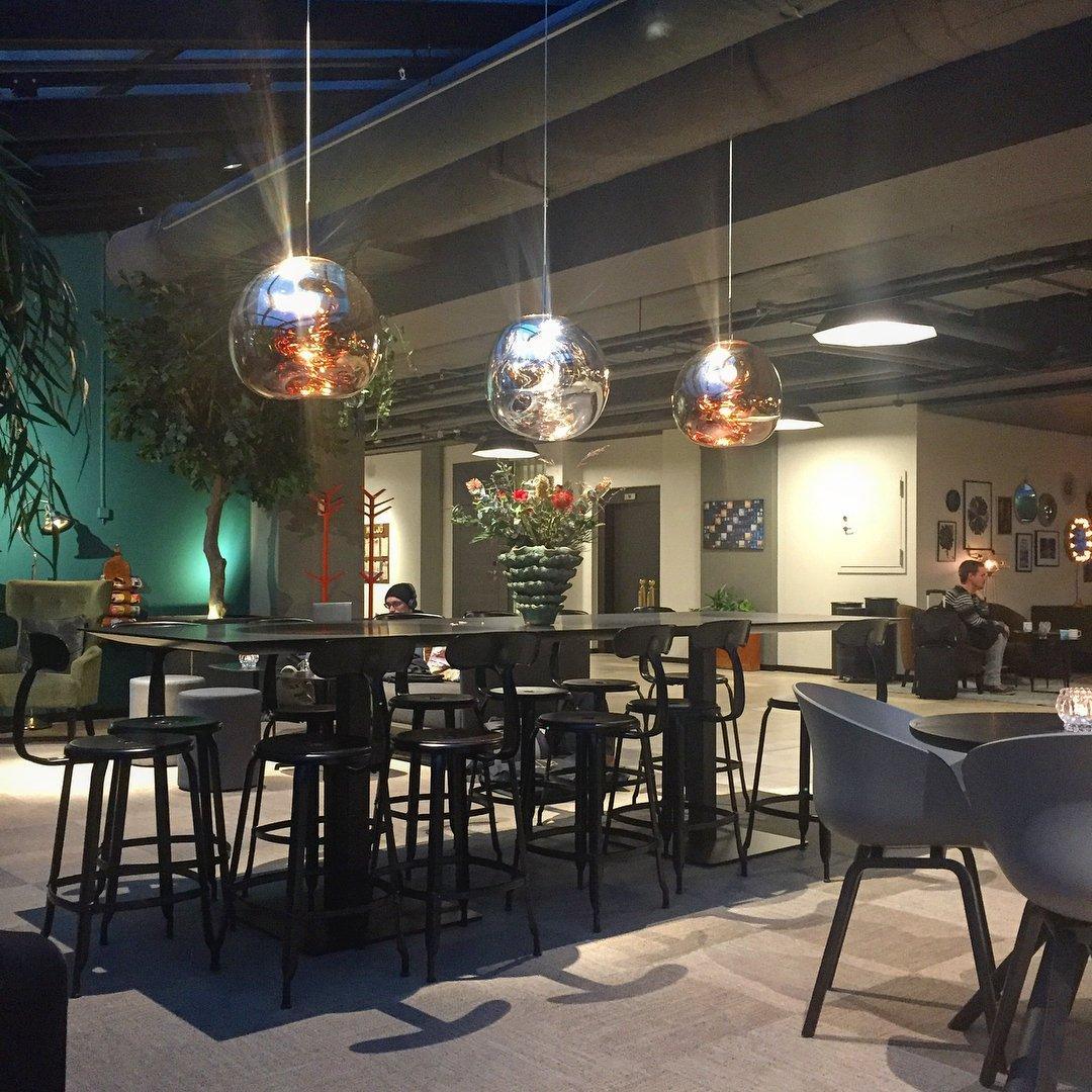 Allorvian Sculptural Pendant Light