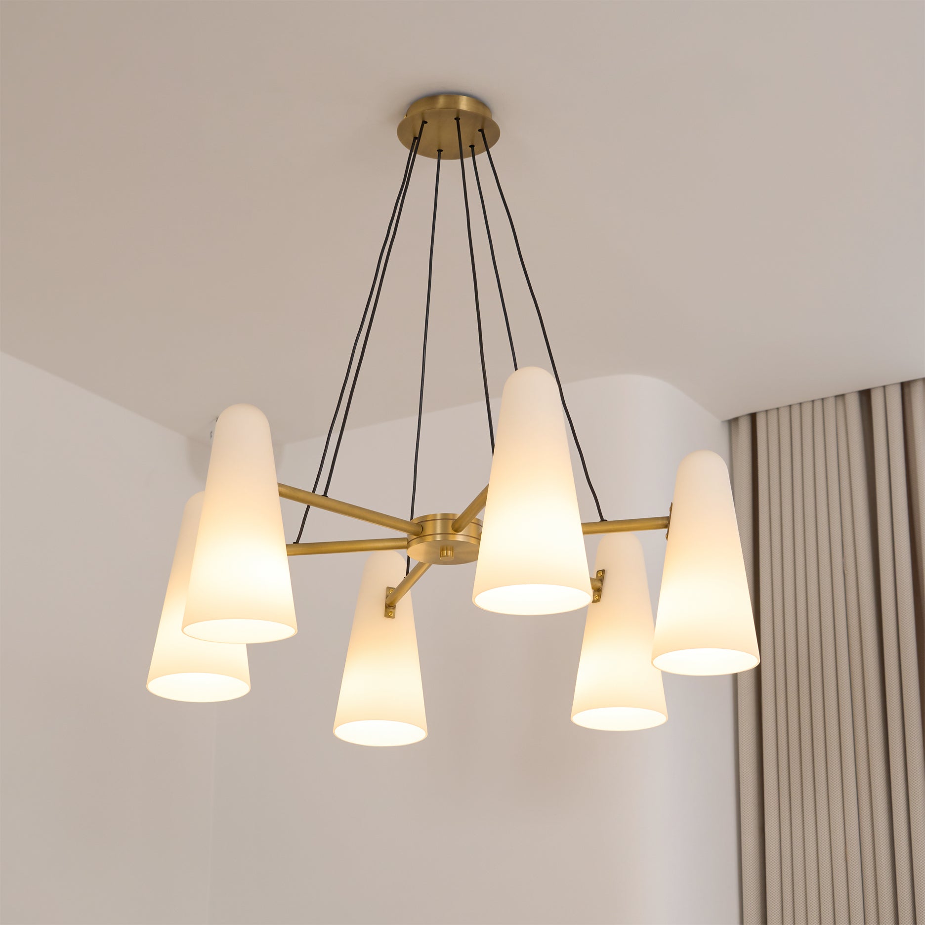 Akelyo Chandelier