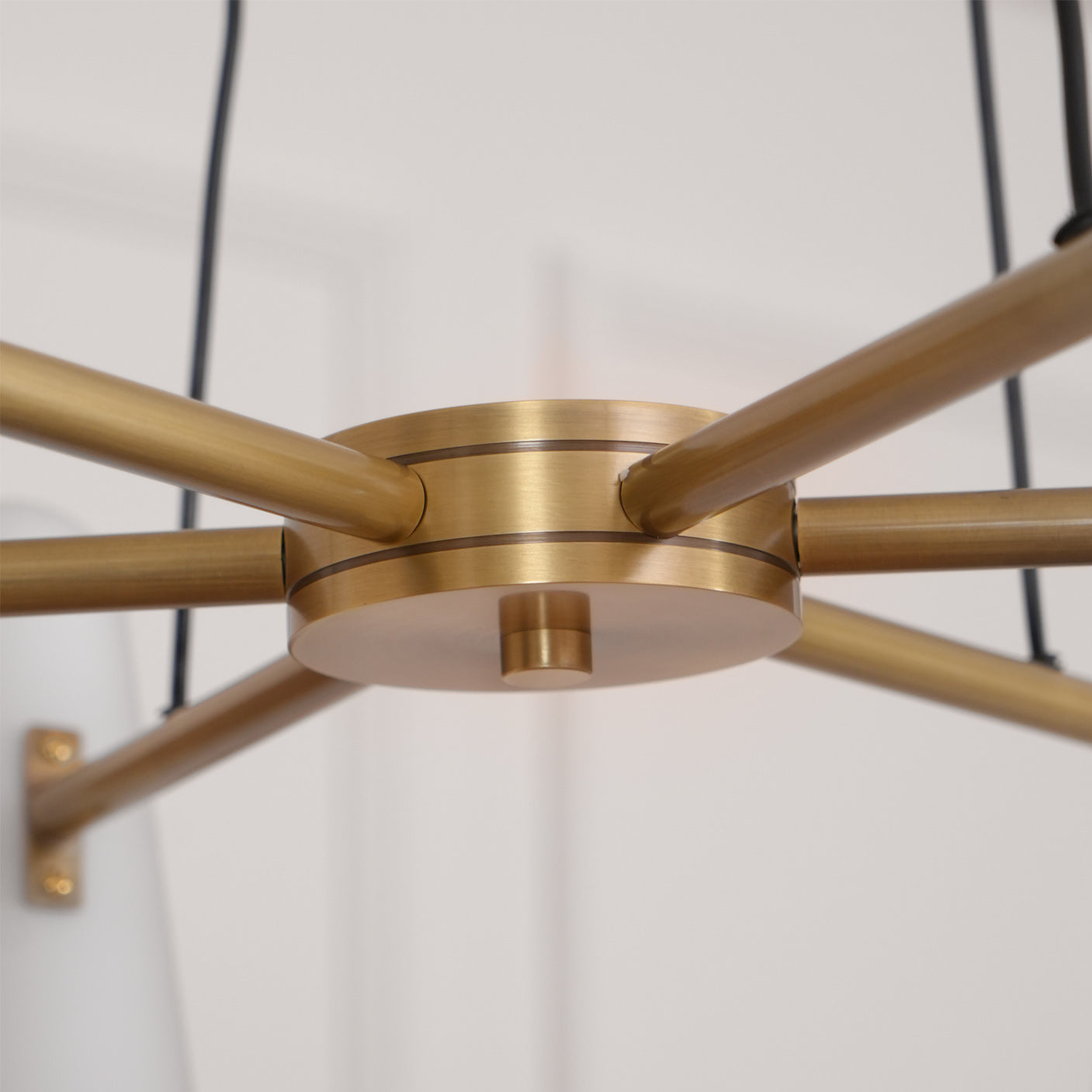 Akelyo Chandelier