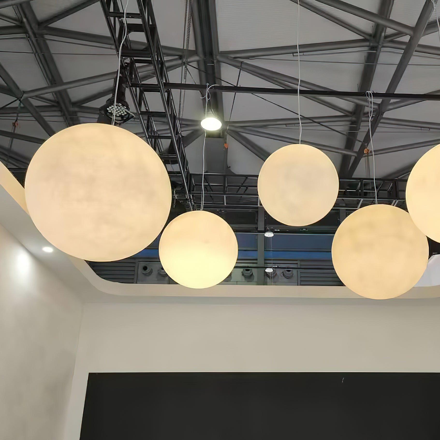 Hubelora Globe Pendant Light