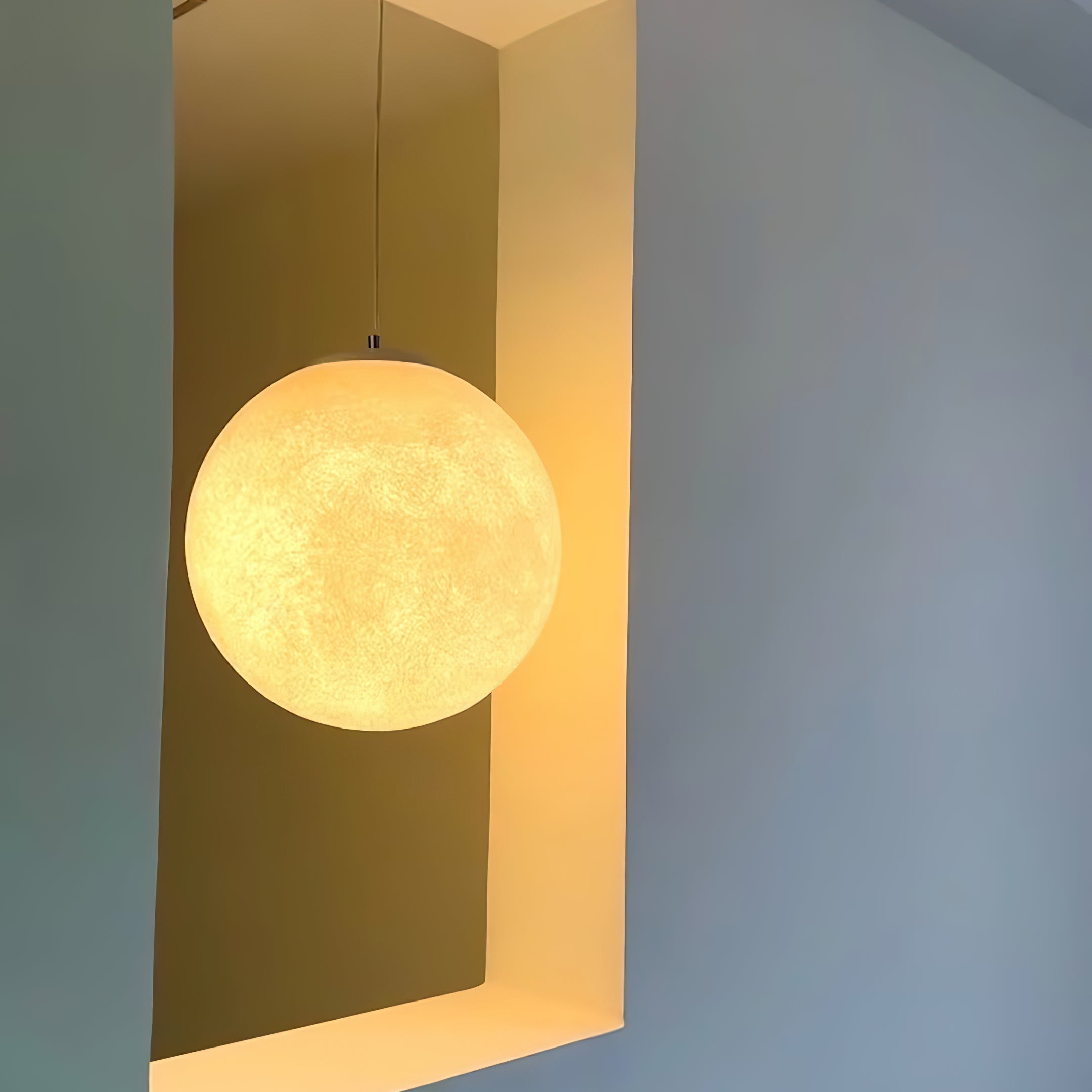 Hubelora Globe Pendant Light