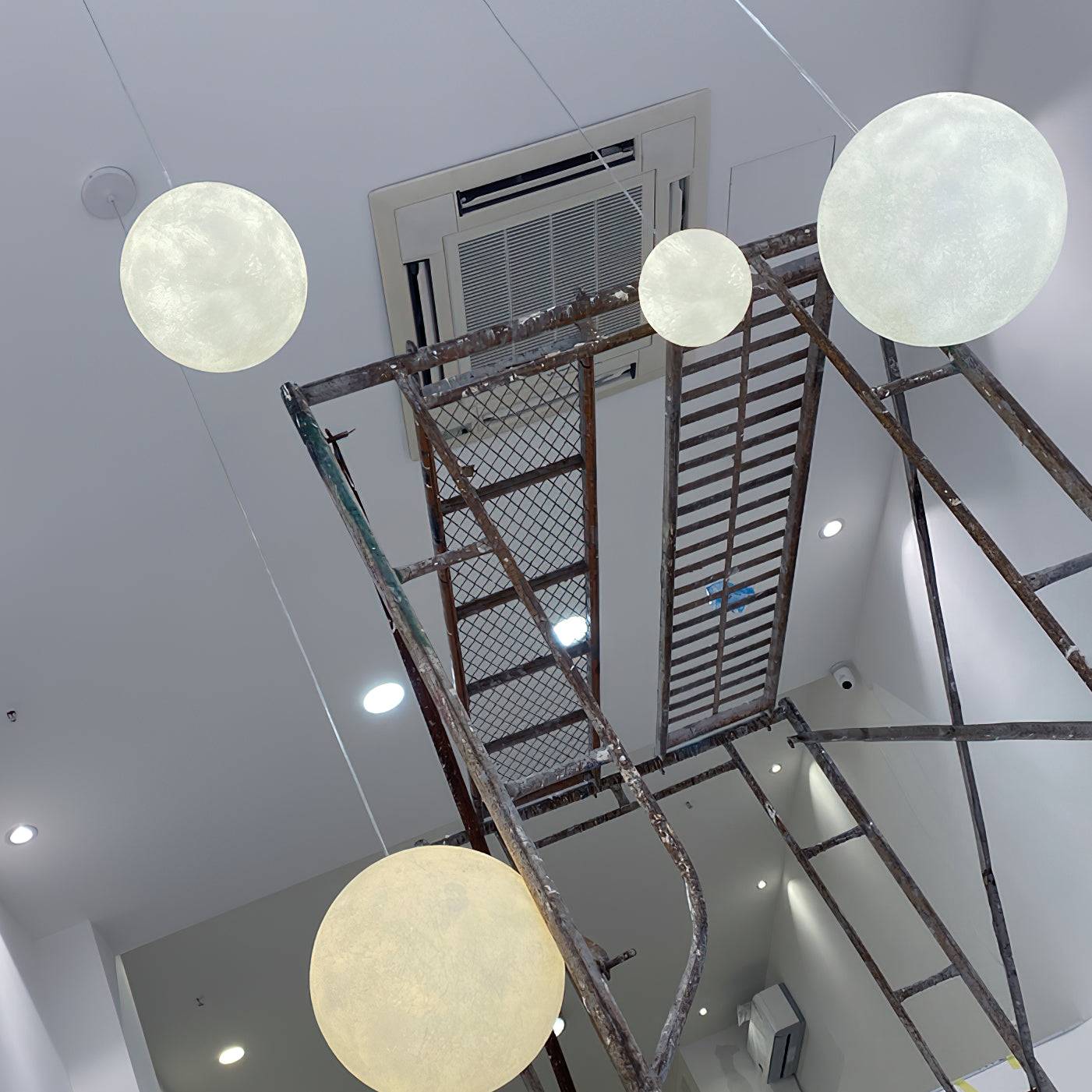 Hubelora Globe Pendant Light