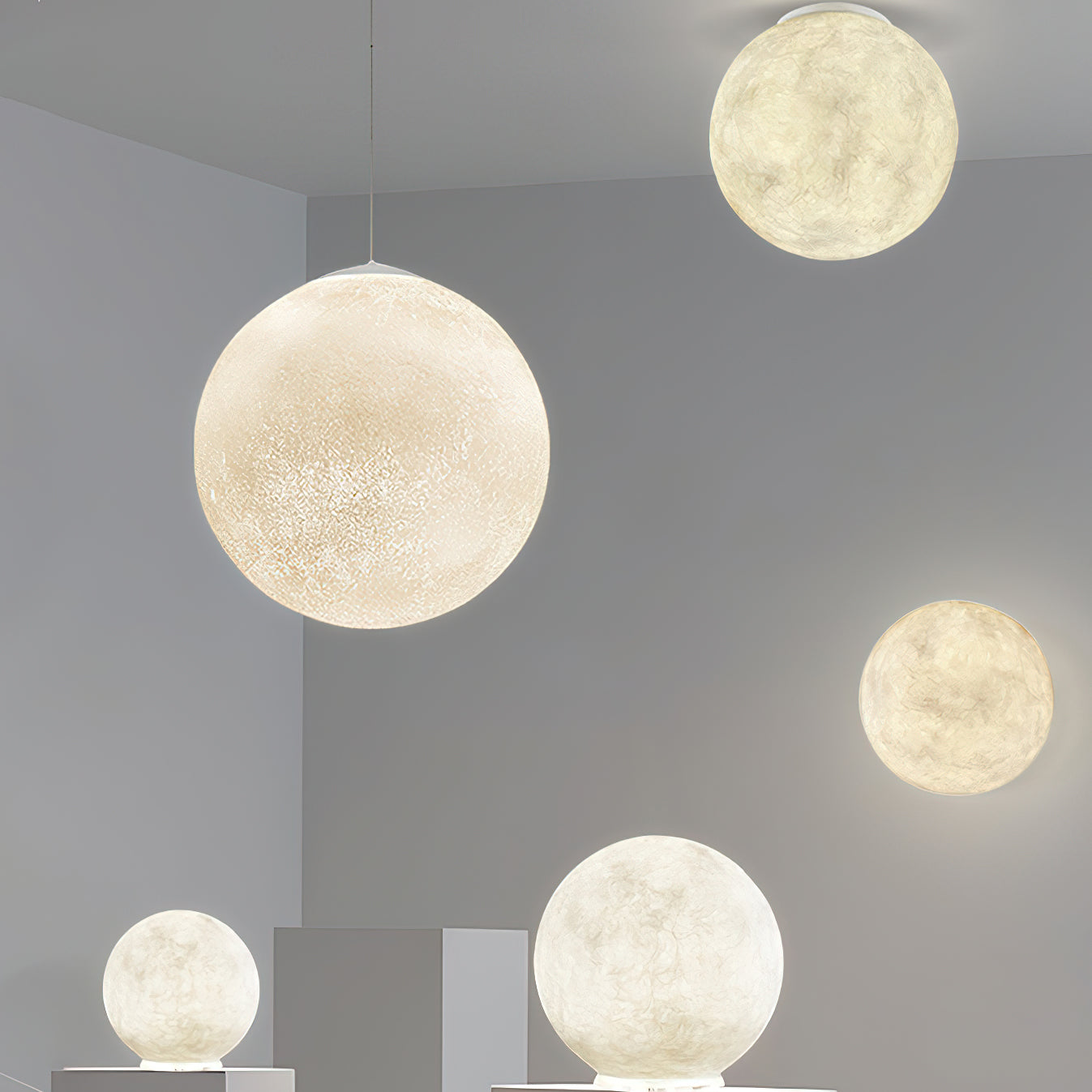 Hubelora Globe Pendant Light