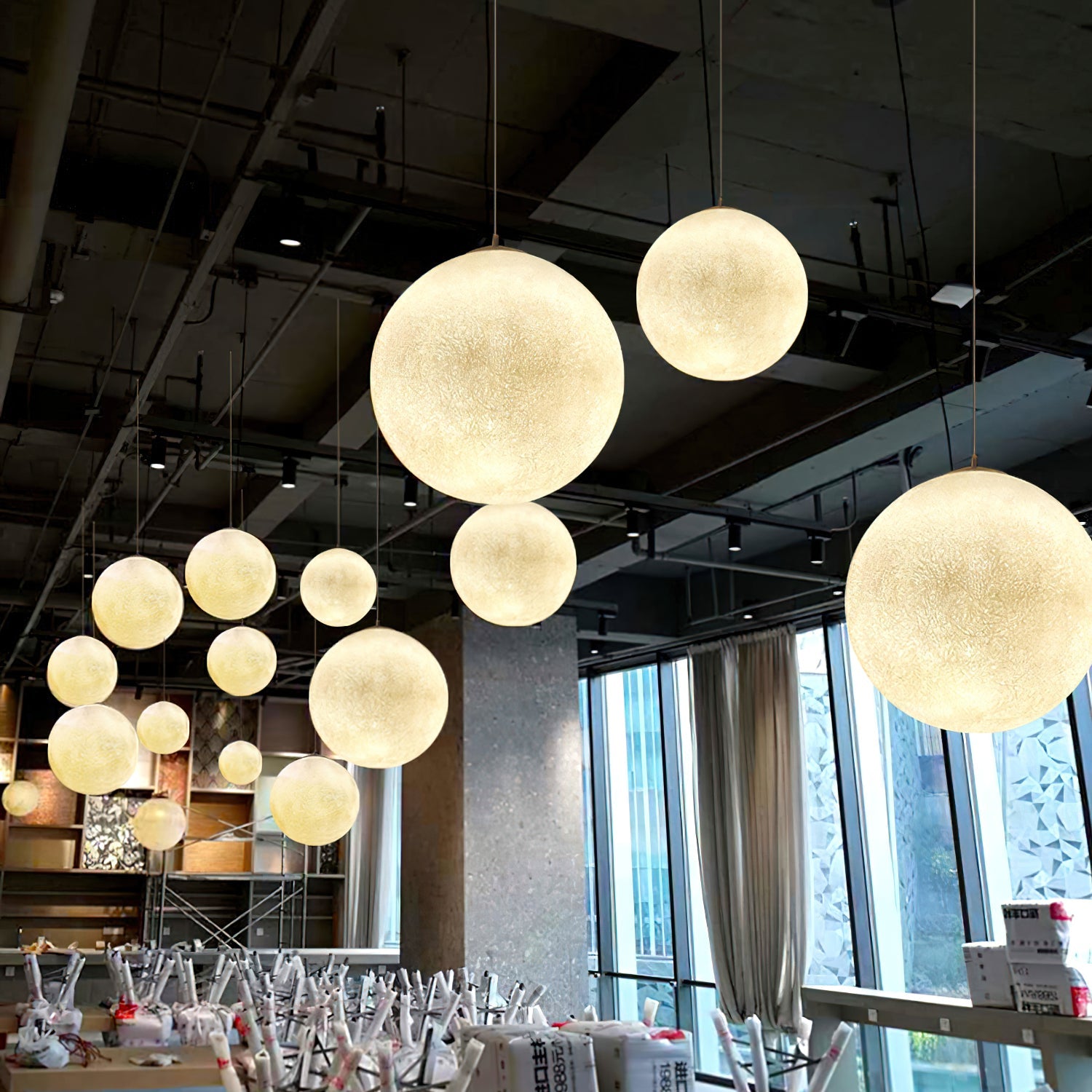 Hubelora Globe Pendant Light