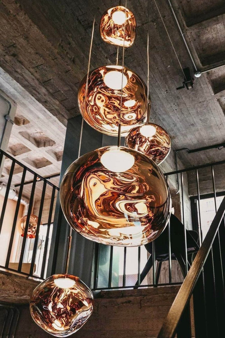 Allorvian Sculptural Pendant Light