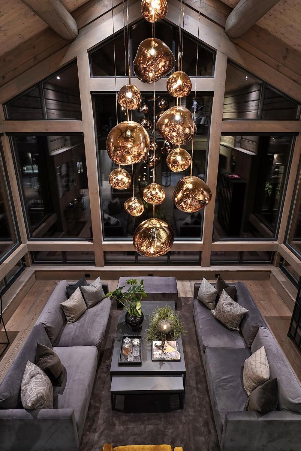 Allorvian Sculptural Pendant Light