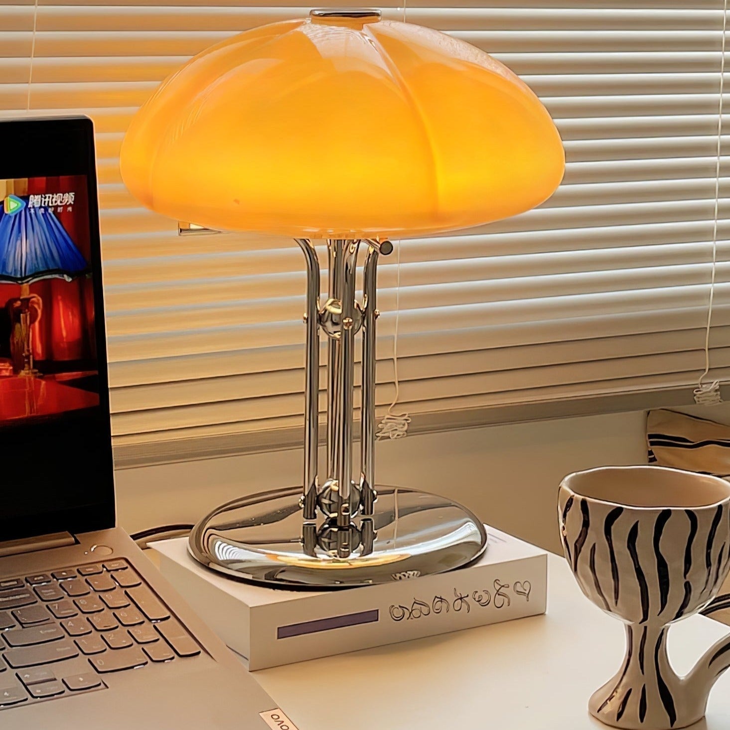 Nelvin Table Lamp