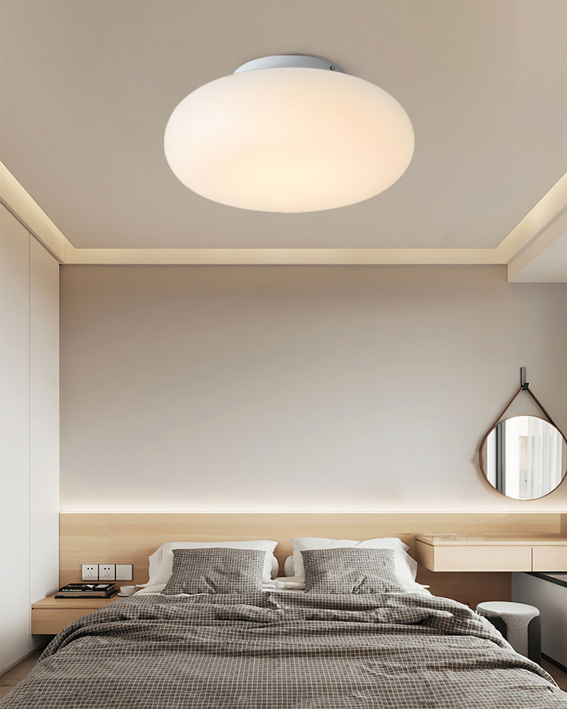 Univi Ellipsoid Ceiling Light