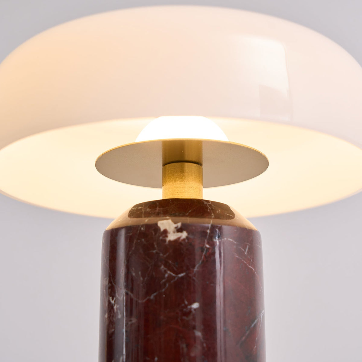 Ugonelor Table Lamp