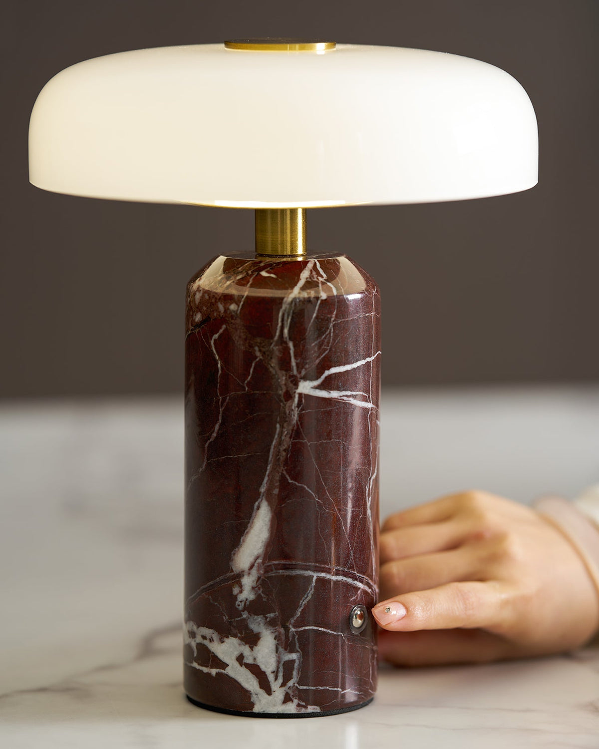 Ugonelor Table Lamp