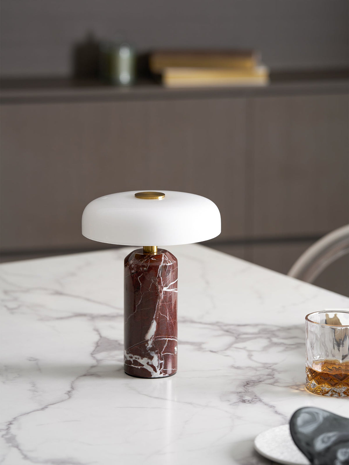 Ugonelor Table Lamp