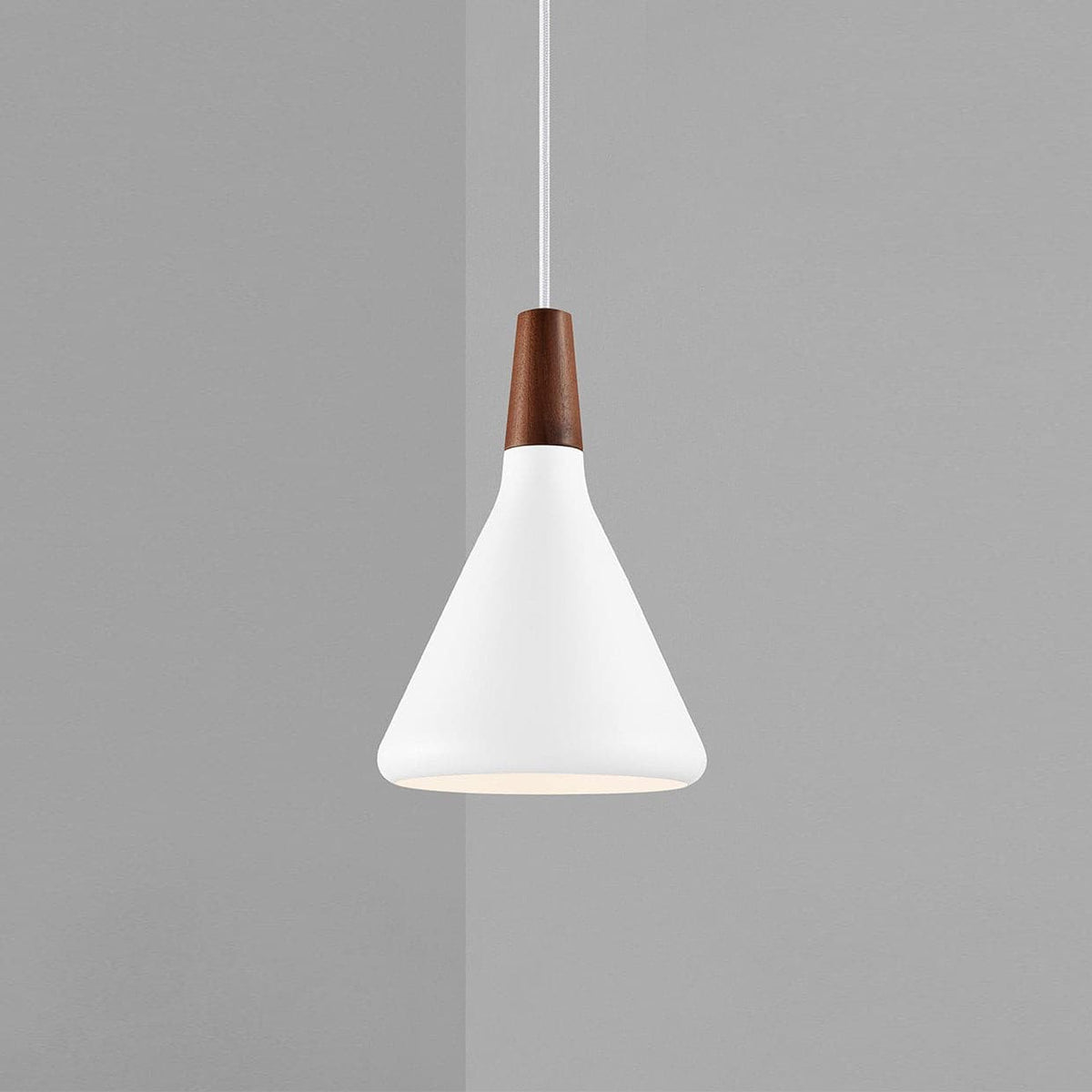 Xefinora Cone Pendant Light