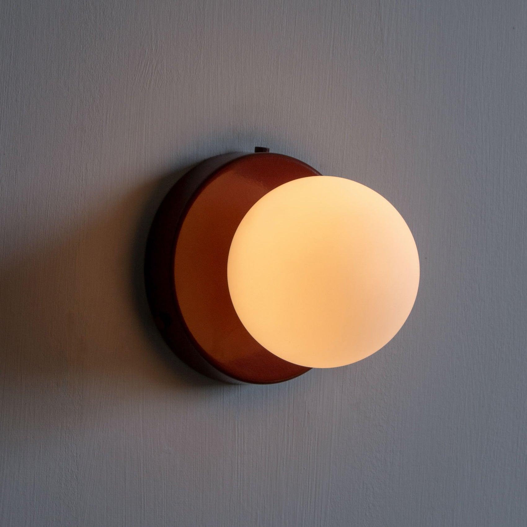 Hogon Globe Wall Light