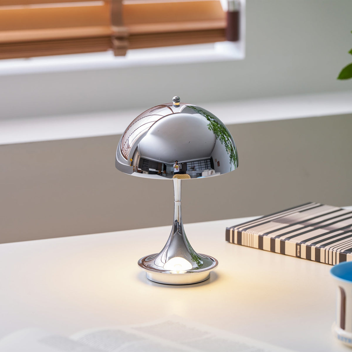 Geval Outdoor Table Lamp
