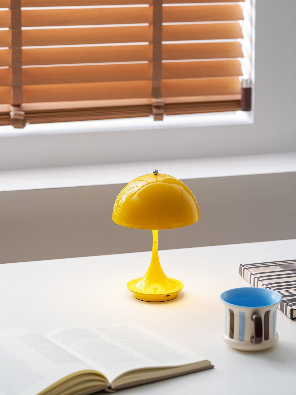 Geval Outdoor Table Lamp