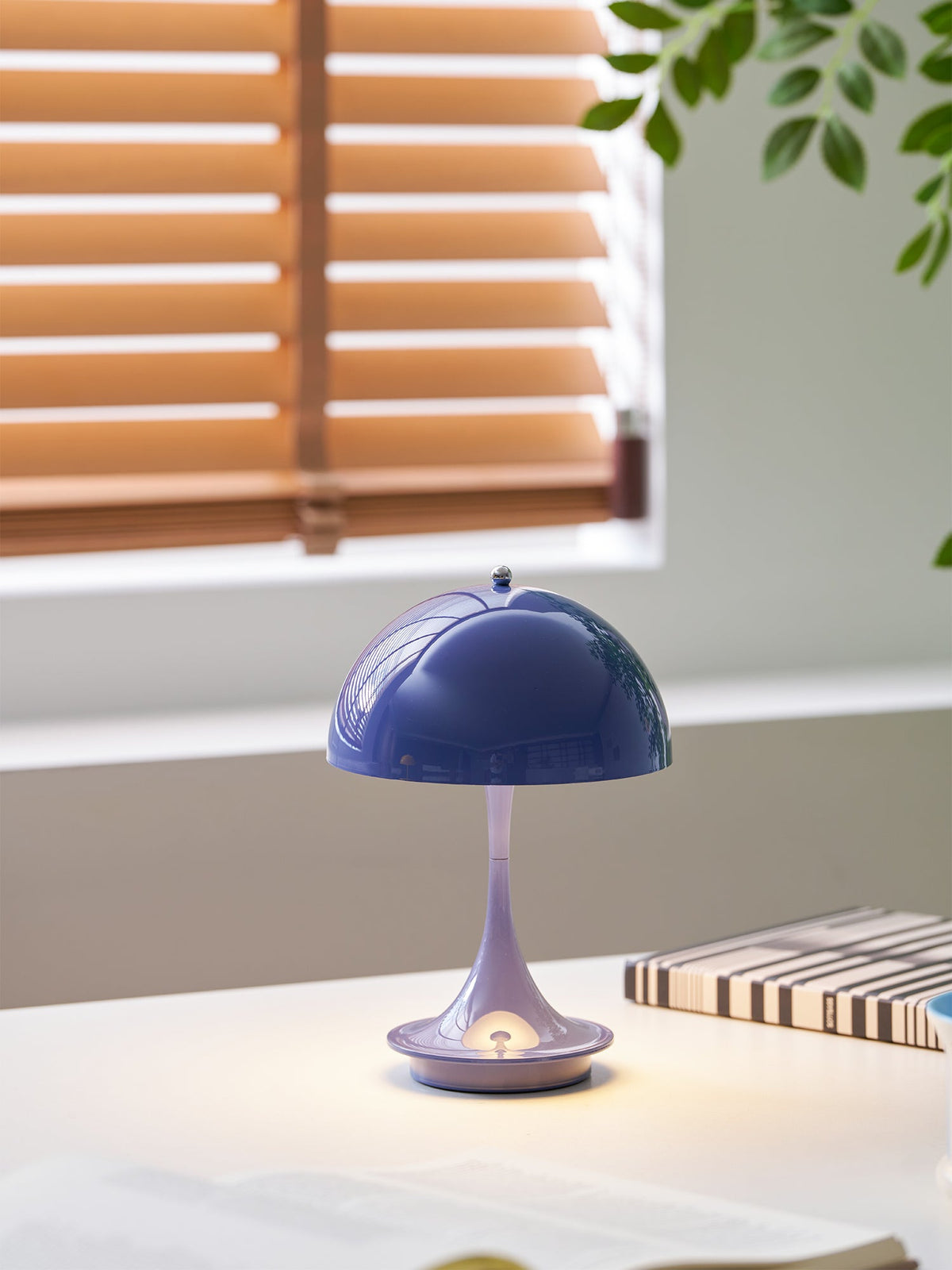 Geval Outdoor Table Lamp