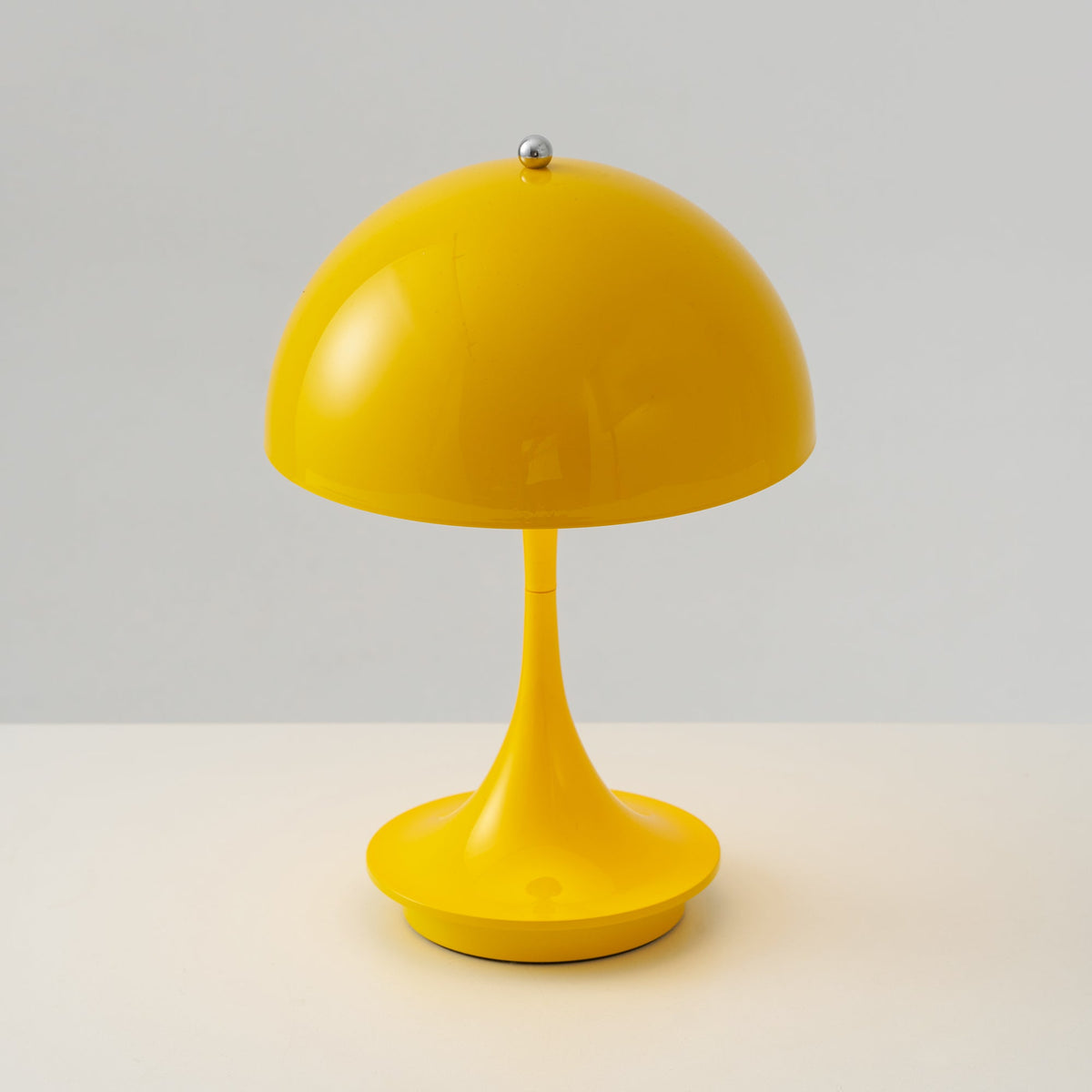 Geval Outdoor Table Lamp