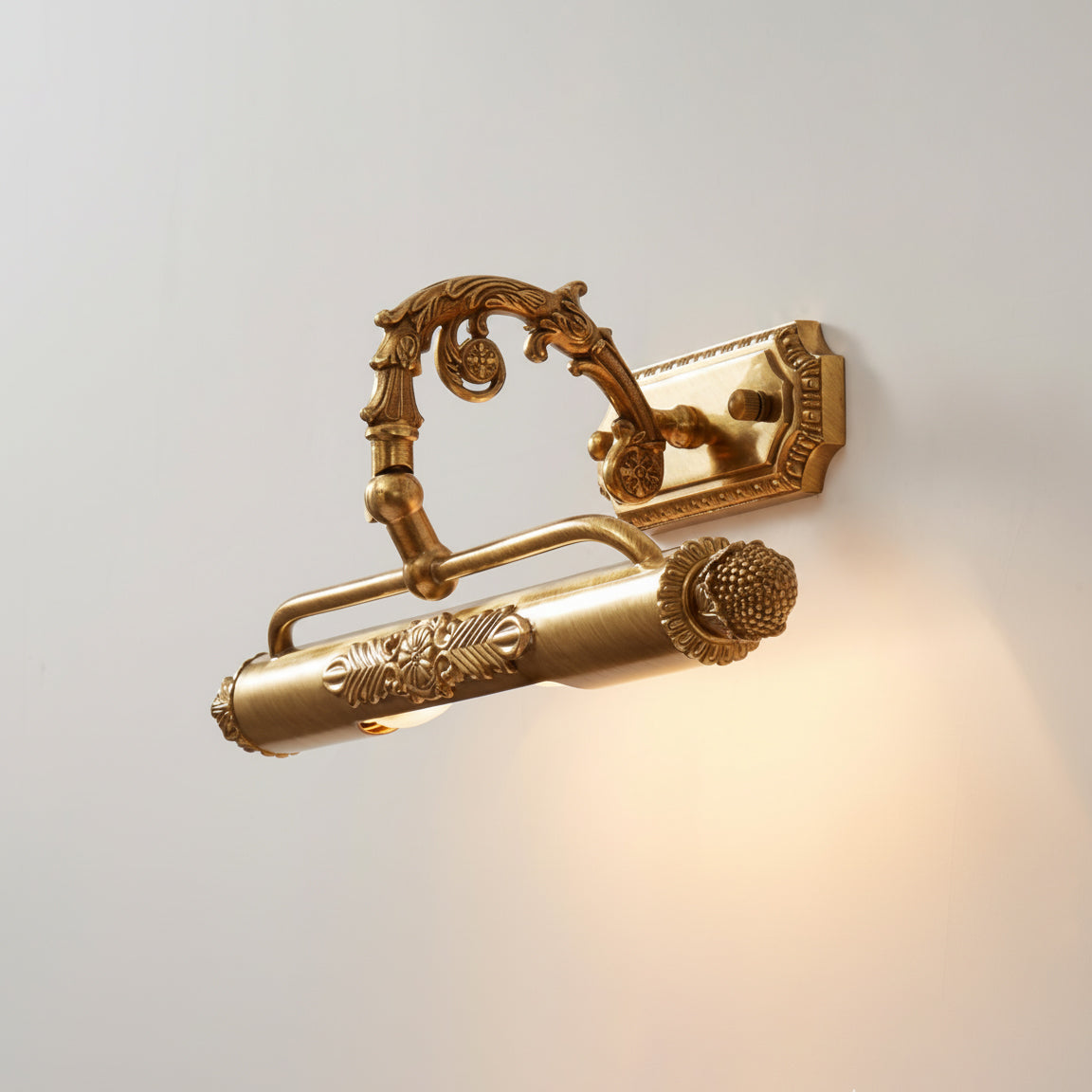Armelella Gallery Wall Light
