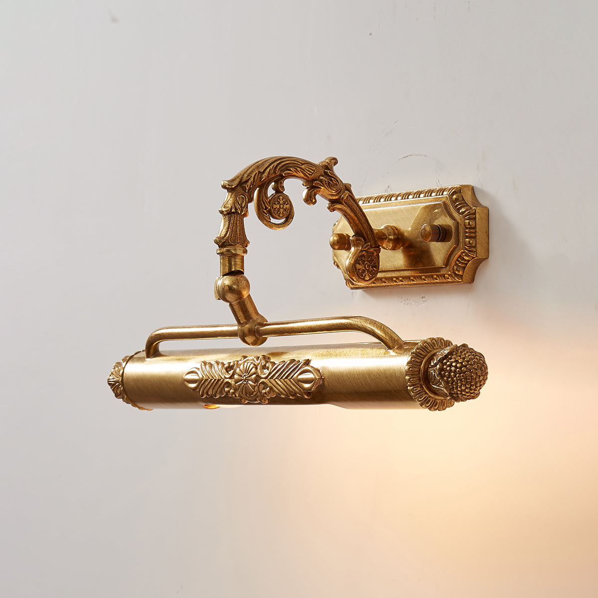 Armelella Gallery Wall Light