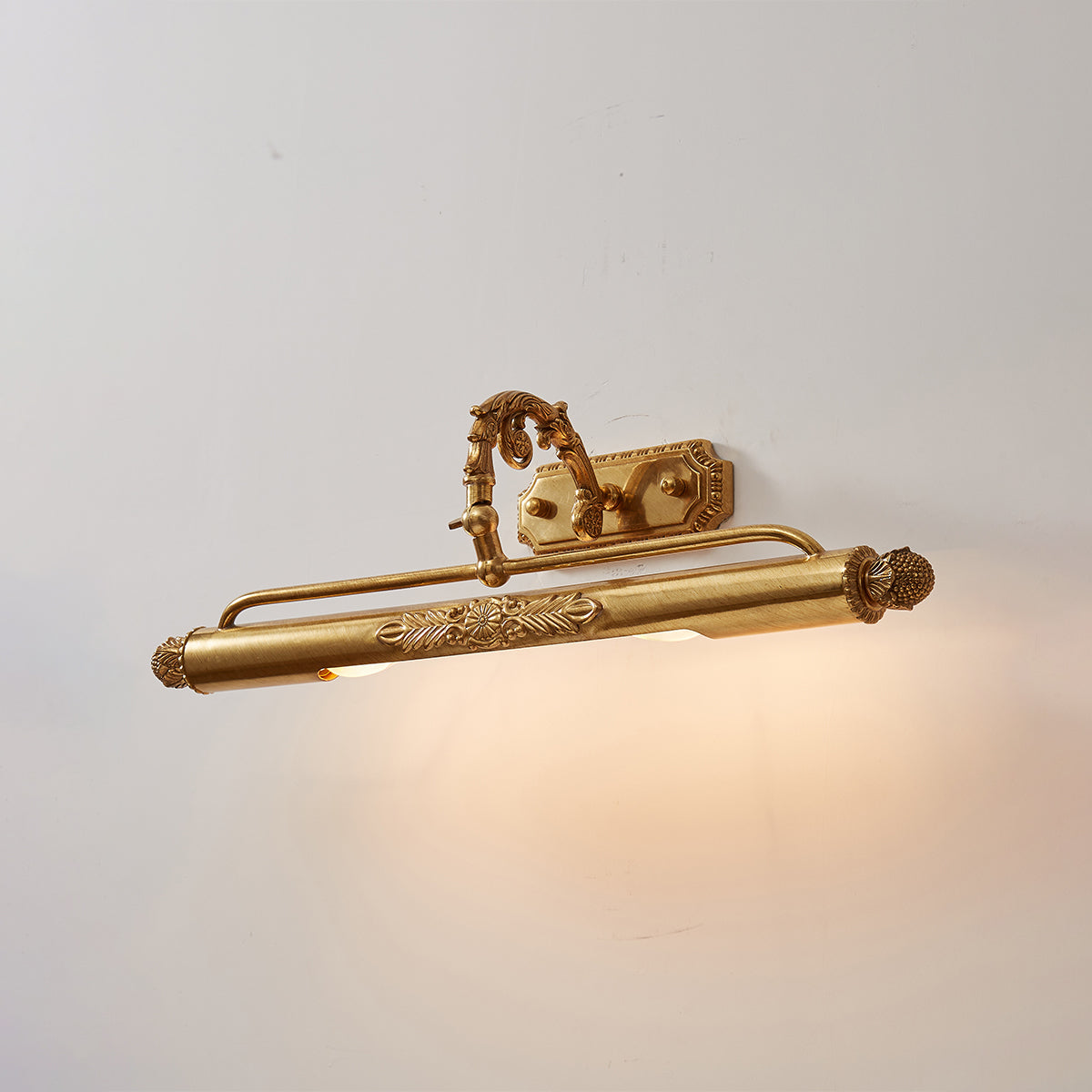 Armelella Gallery Wall Light