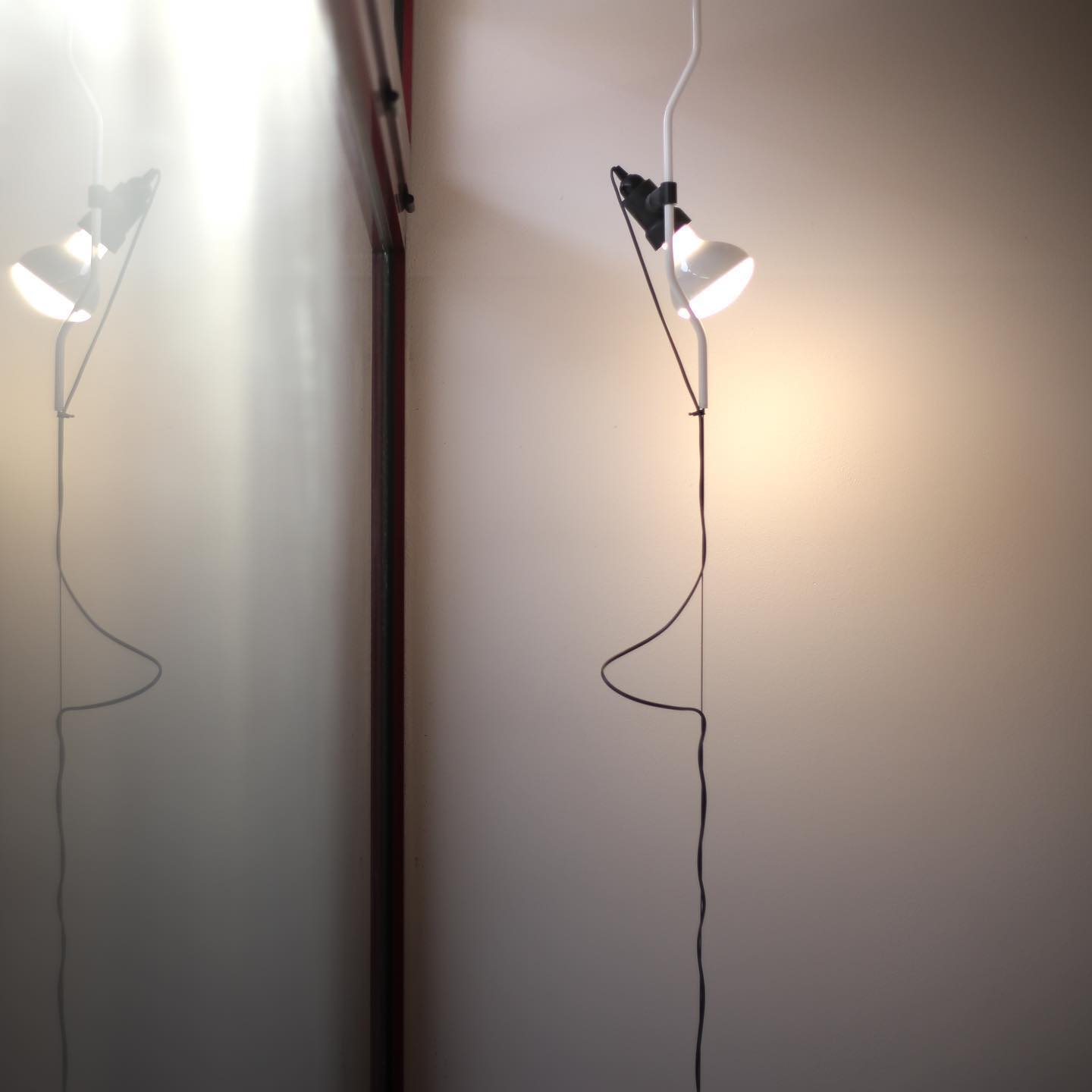 Pabel Floor to Ceiling Light