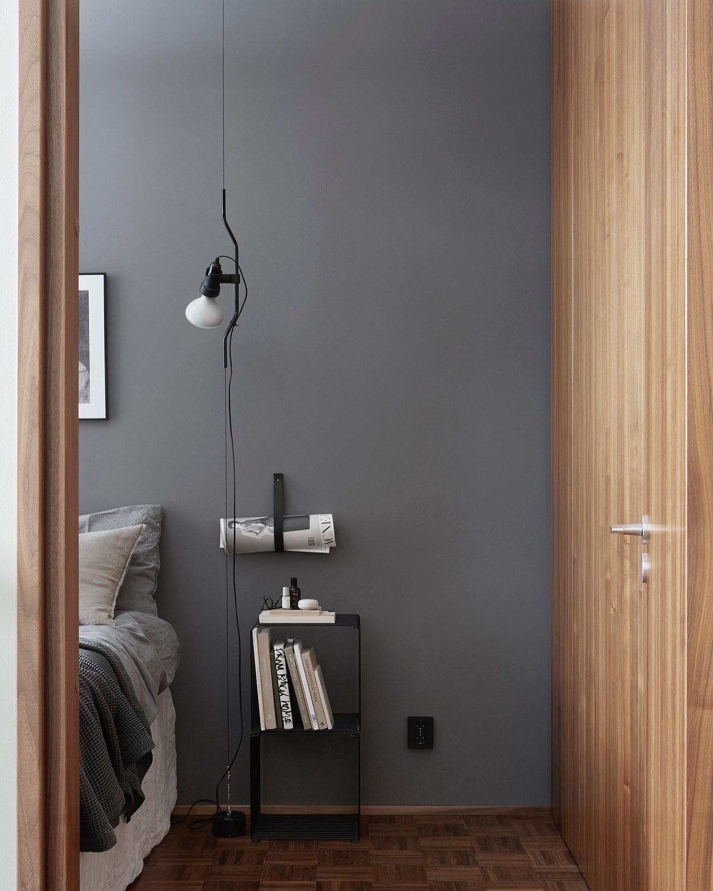 Pabel Floor to Ceiling Light